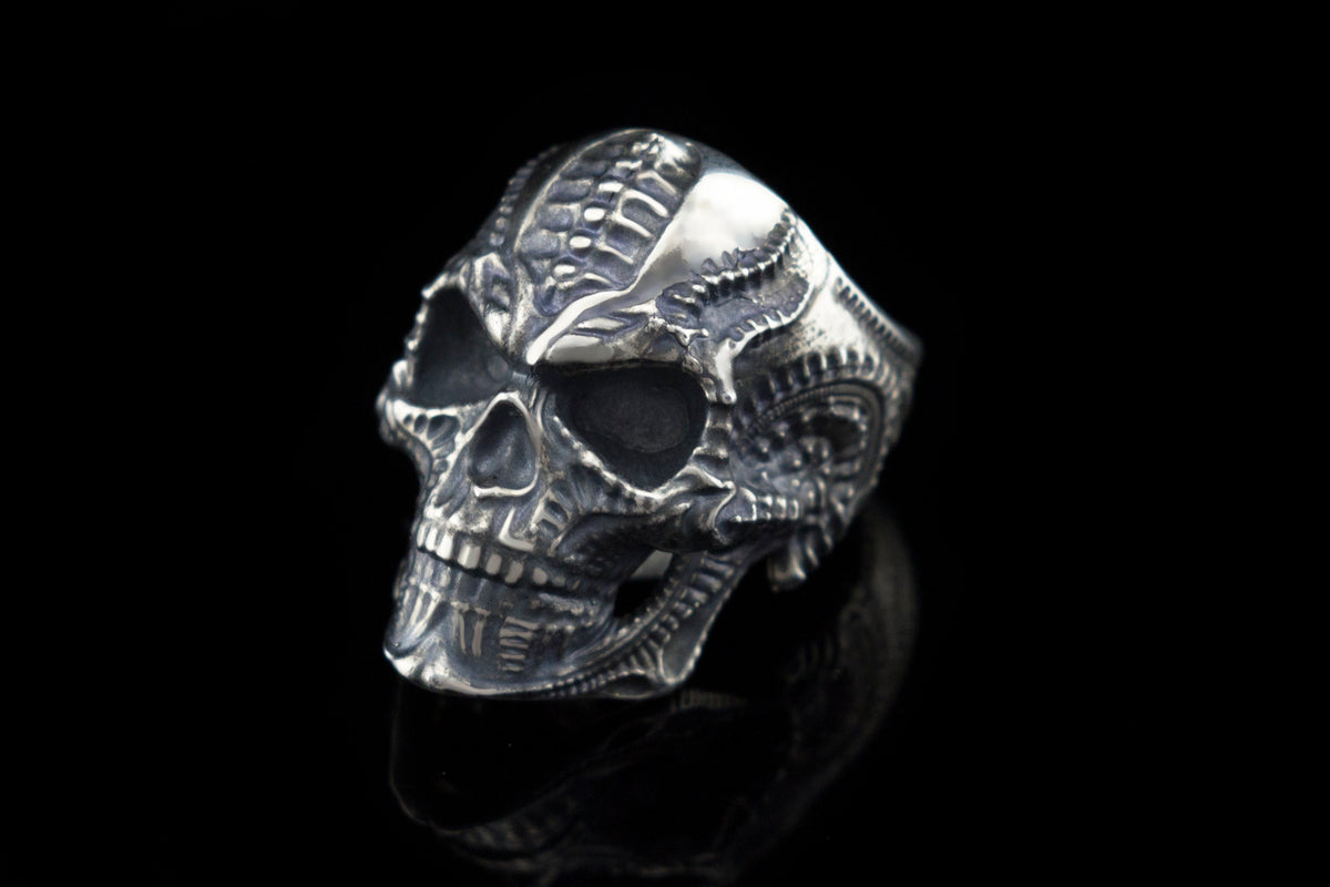 Close-up of the Blade alien-inspired skull with deep oxidized grooves