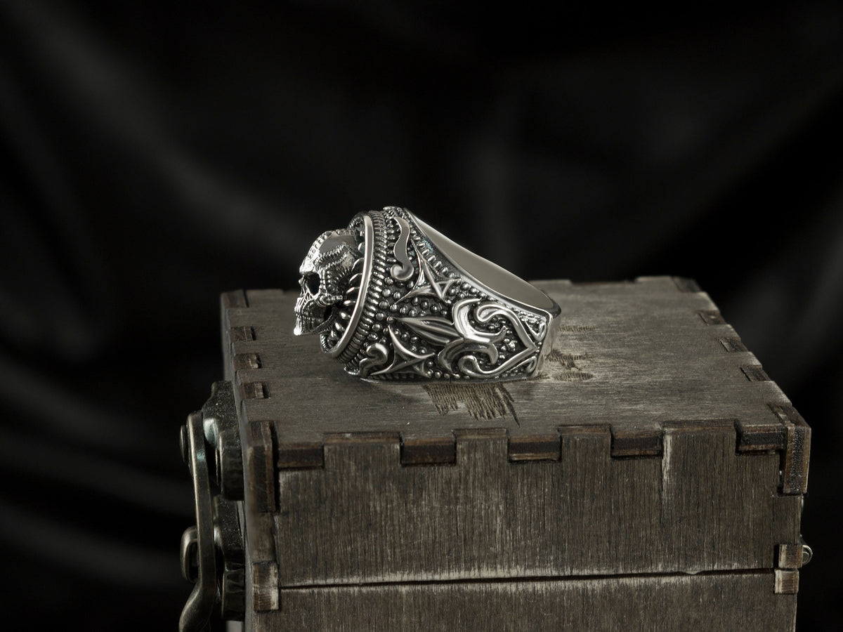Side view of the Blade Boss ring with decorated shoulder