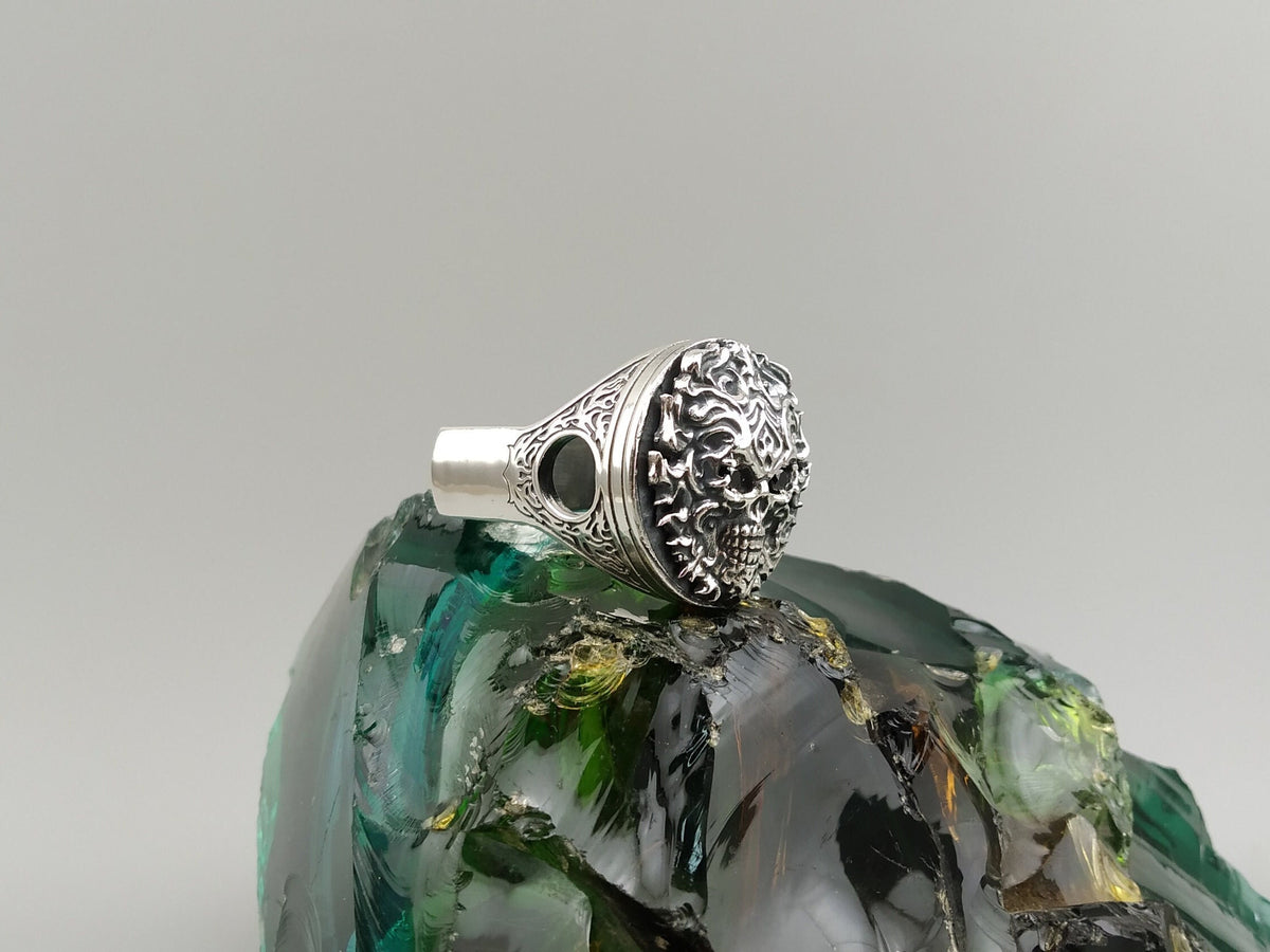 Blazing ring side view with piston-style shank and wrist-pin cutout
