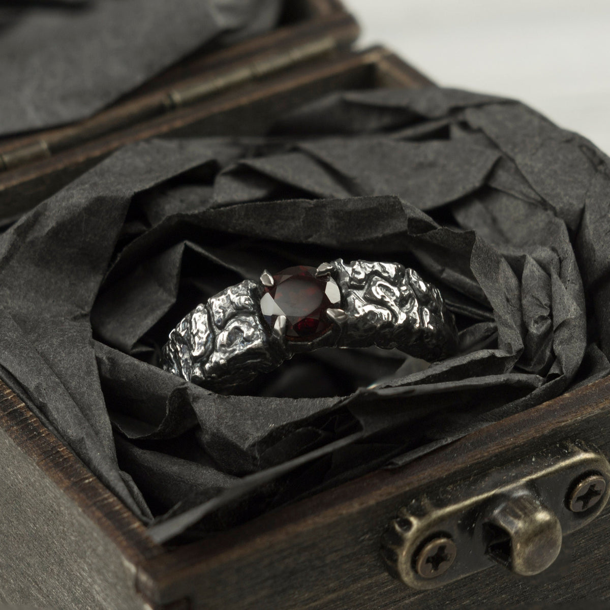 MONS IGNEUS 925 sterling silver ring with natural deep red garnet and rugged volcanic rock-inspired texture