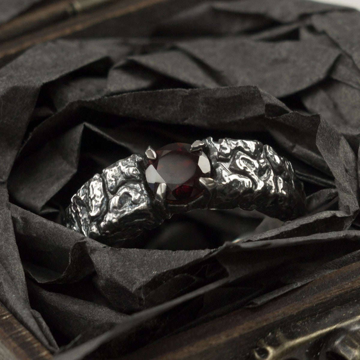 MONS IGNEUS 925 sterling silver ring with natural deep red garnet and rugged volcanic rock-inspired texture