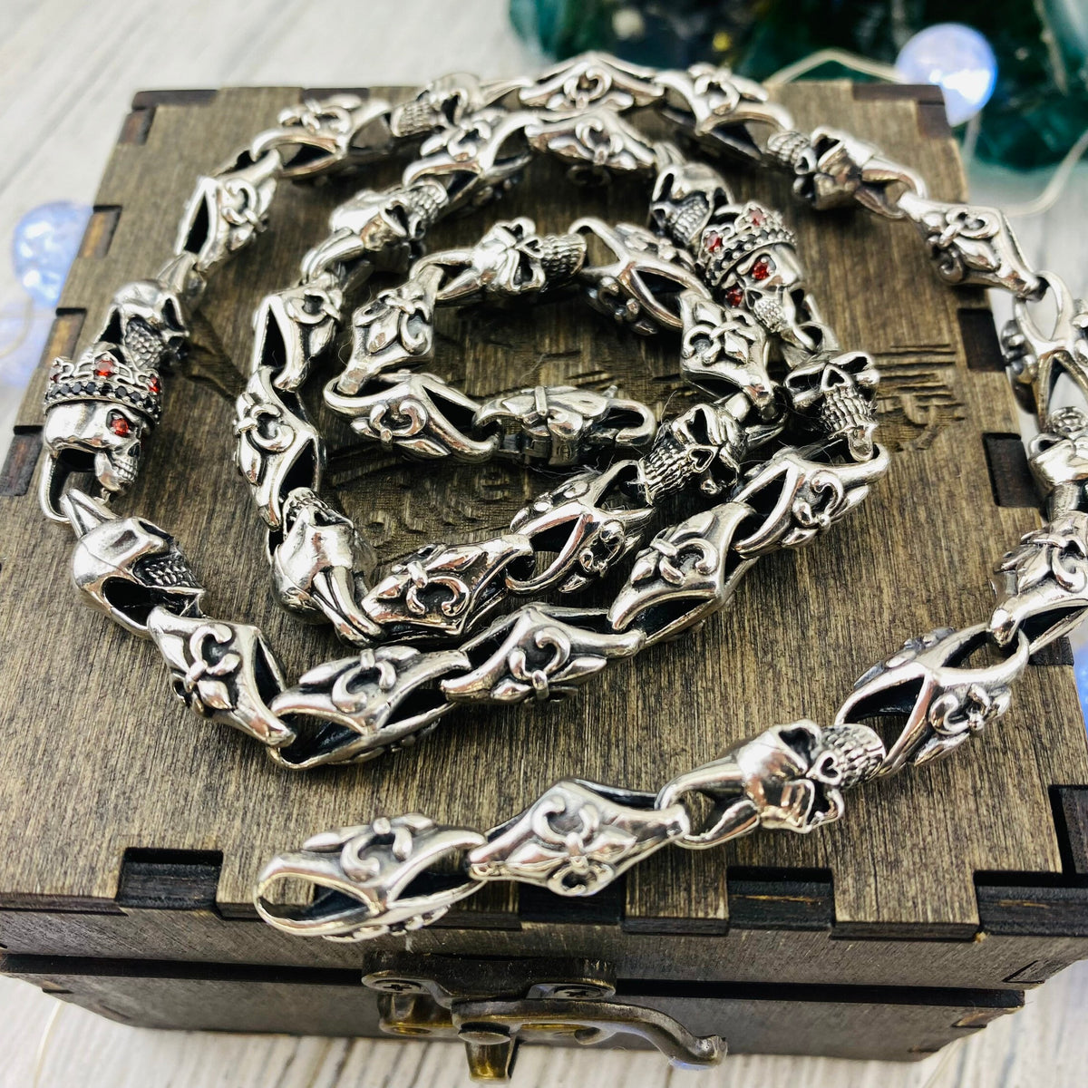 Heavy 925 sterling silver Fleur de Lis and crowned skull chain with detailed gothic links and gemstone skull eyes