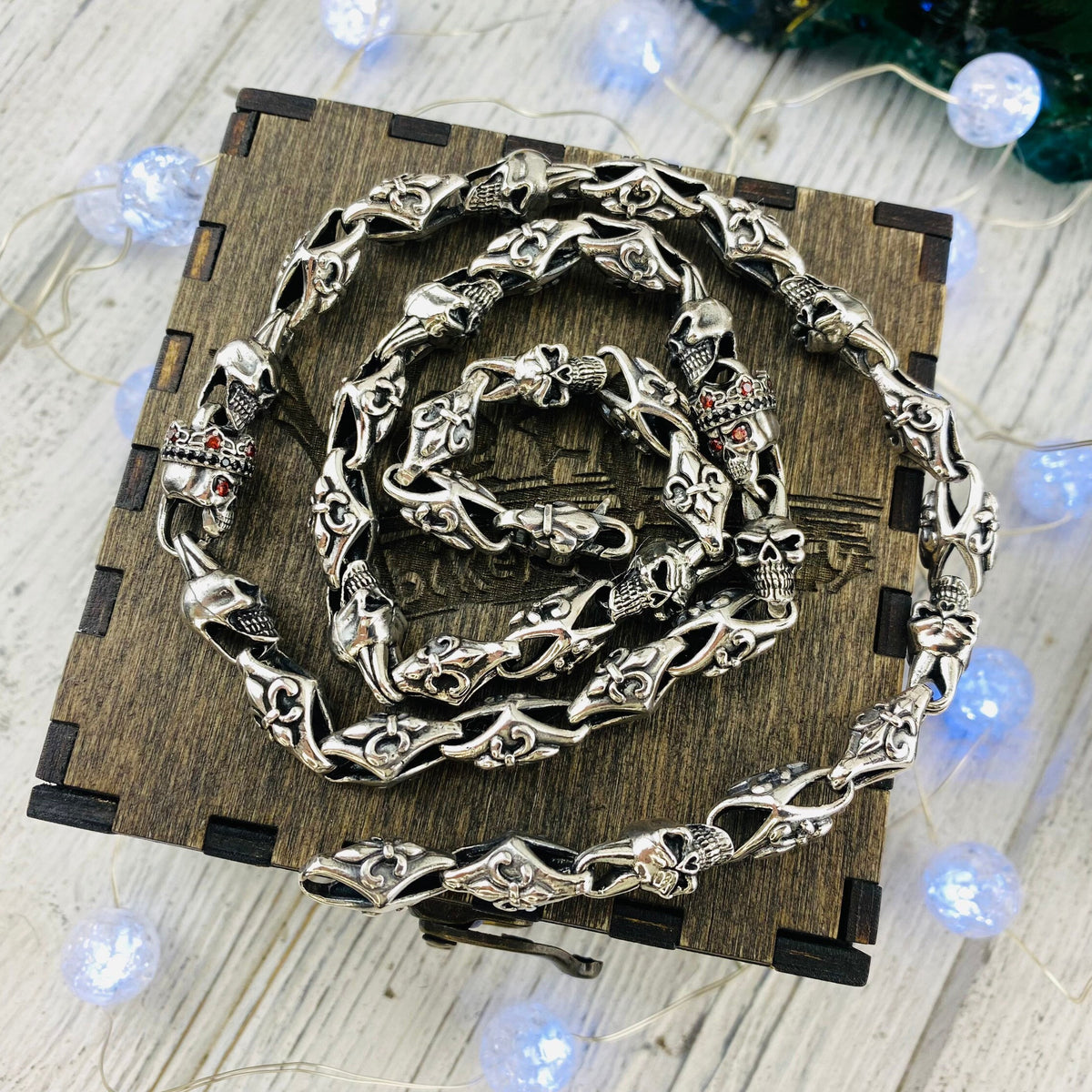 Heavy 925 sterling silver Fleur de Lis and crowned skull chain with detailed gothic links and gemstone skull eyes
