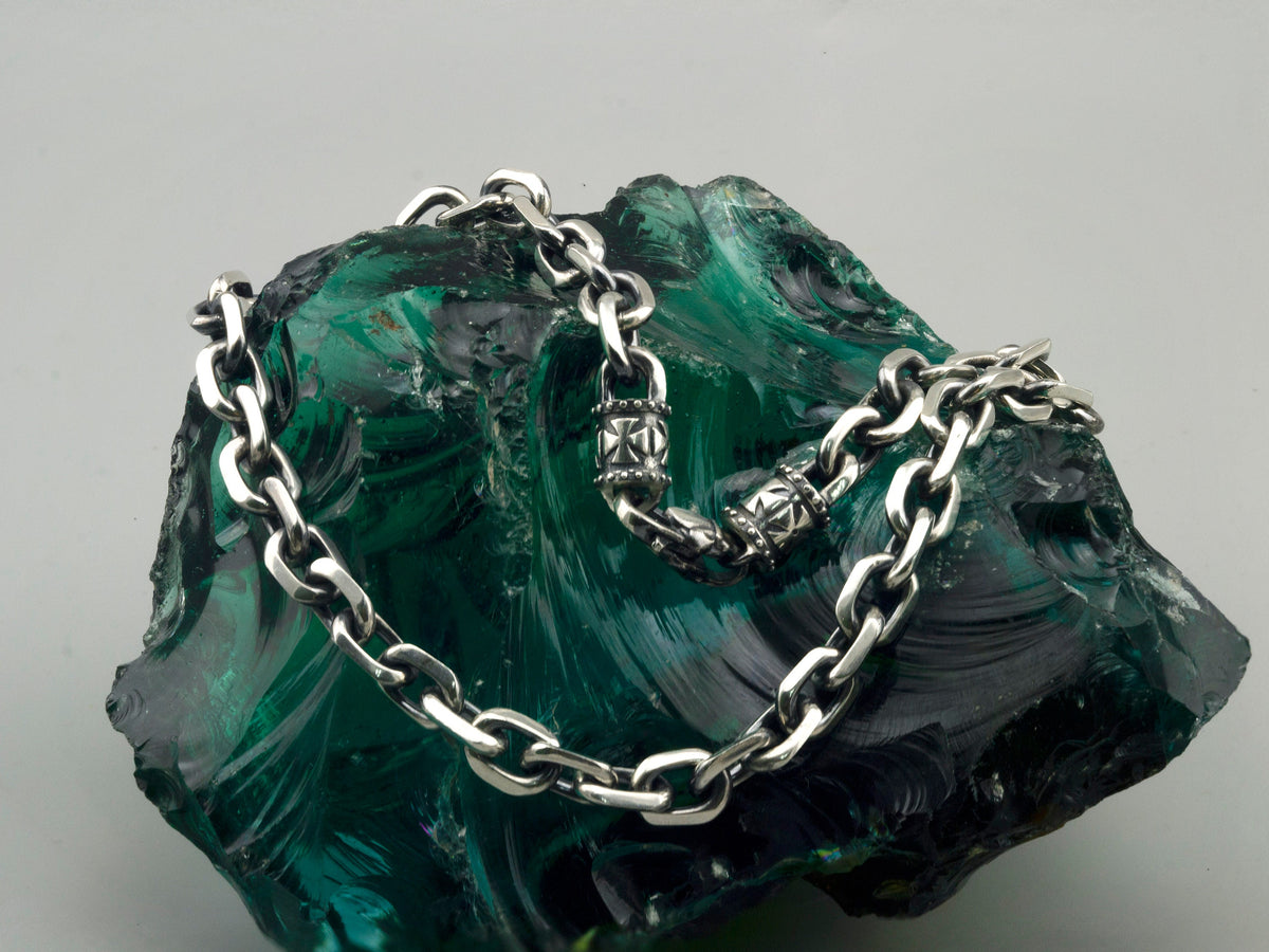 Heavy 925 sterling silver anchor chain with bold rounded links and decorative gothic details