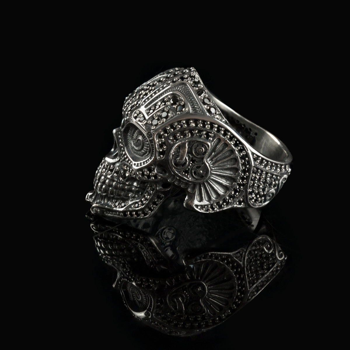 Mexican black stone skull ring, other side profile