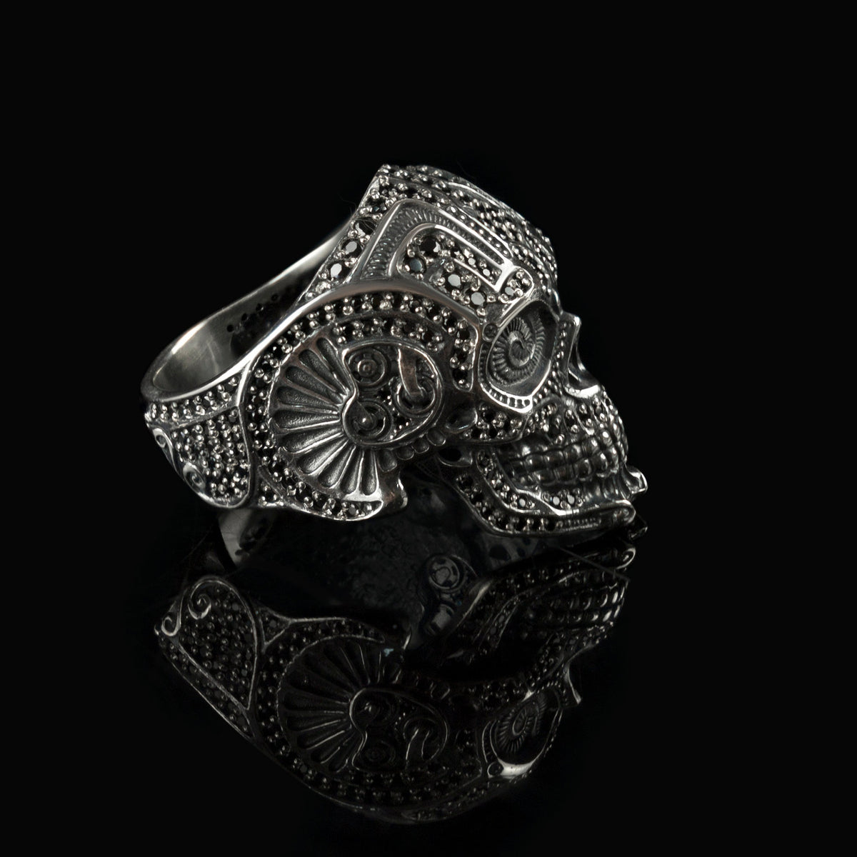 Sugar skull silver ring seen from above, decorated forehead