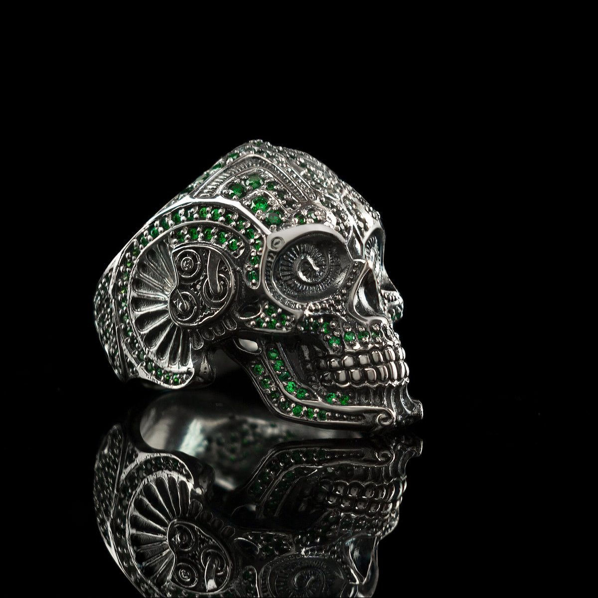 Green stone sugar skull ring, other side profile with reflection