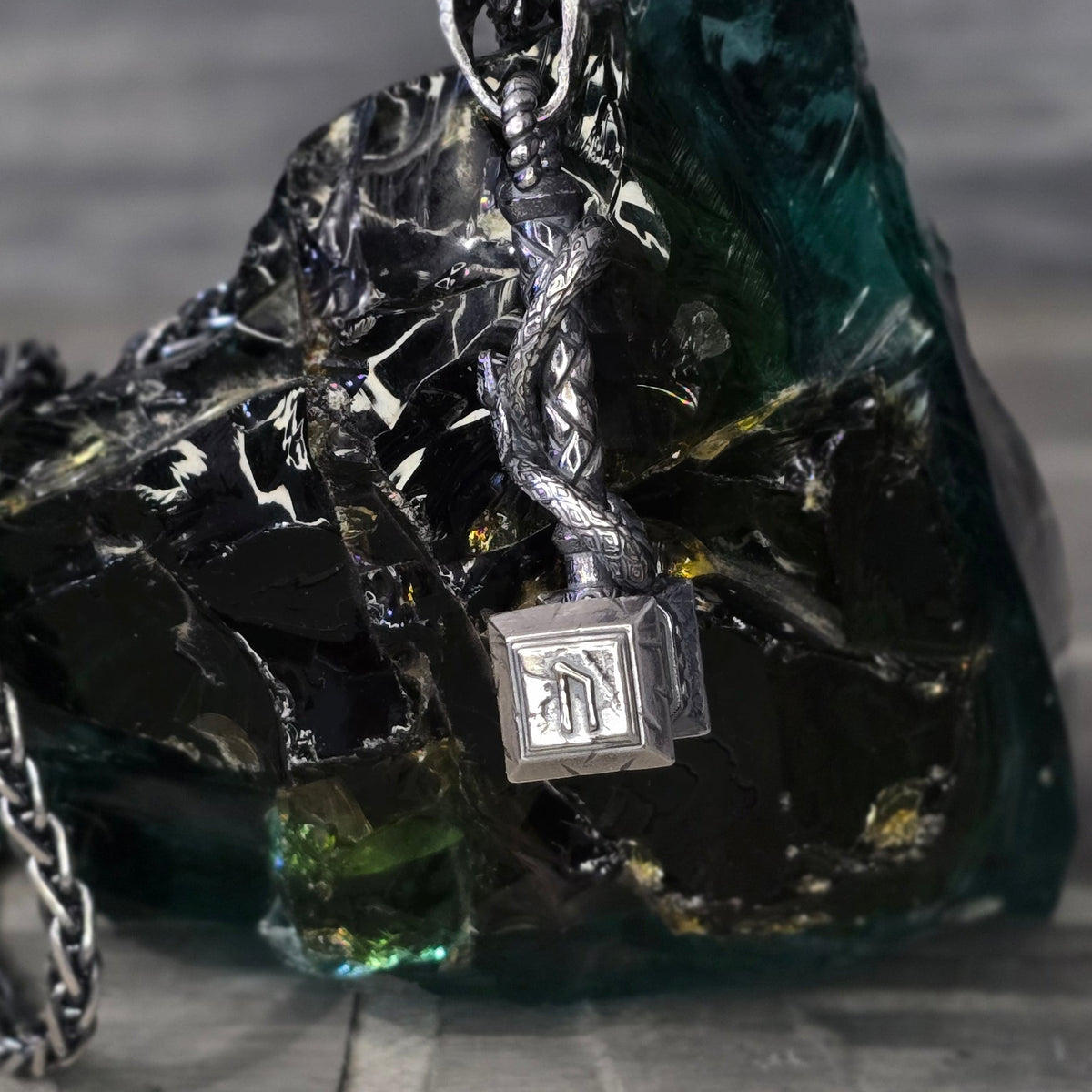 Heavy Thor's hammer pendant, side face with rune in relief and heavy bail