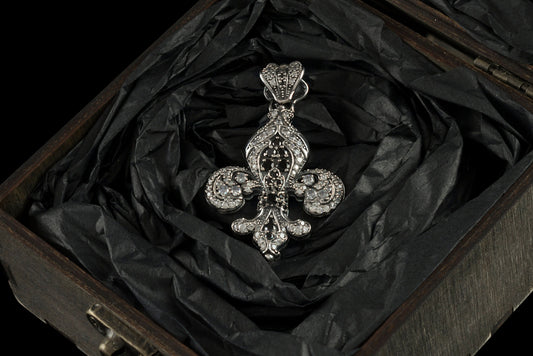 Women's pendant Fleur de lis French lily pendant Fleur de lis jewelry Heraldic jewelry