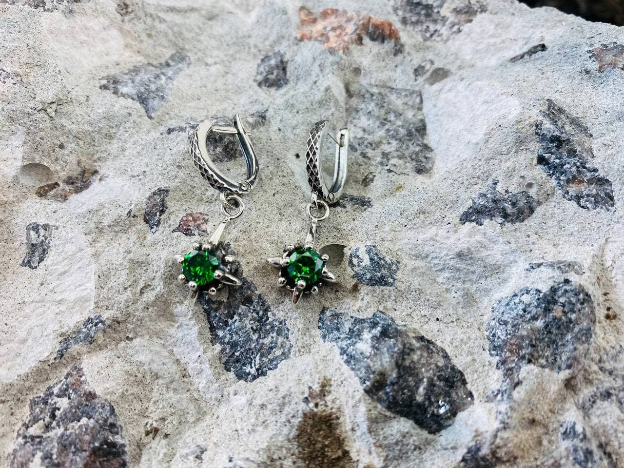 Women star earrings Silver earrings Drop star earrings Silver green earrings Gothic jewelry Star jewelry