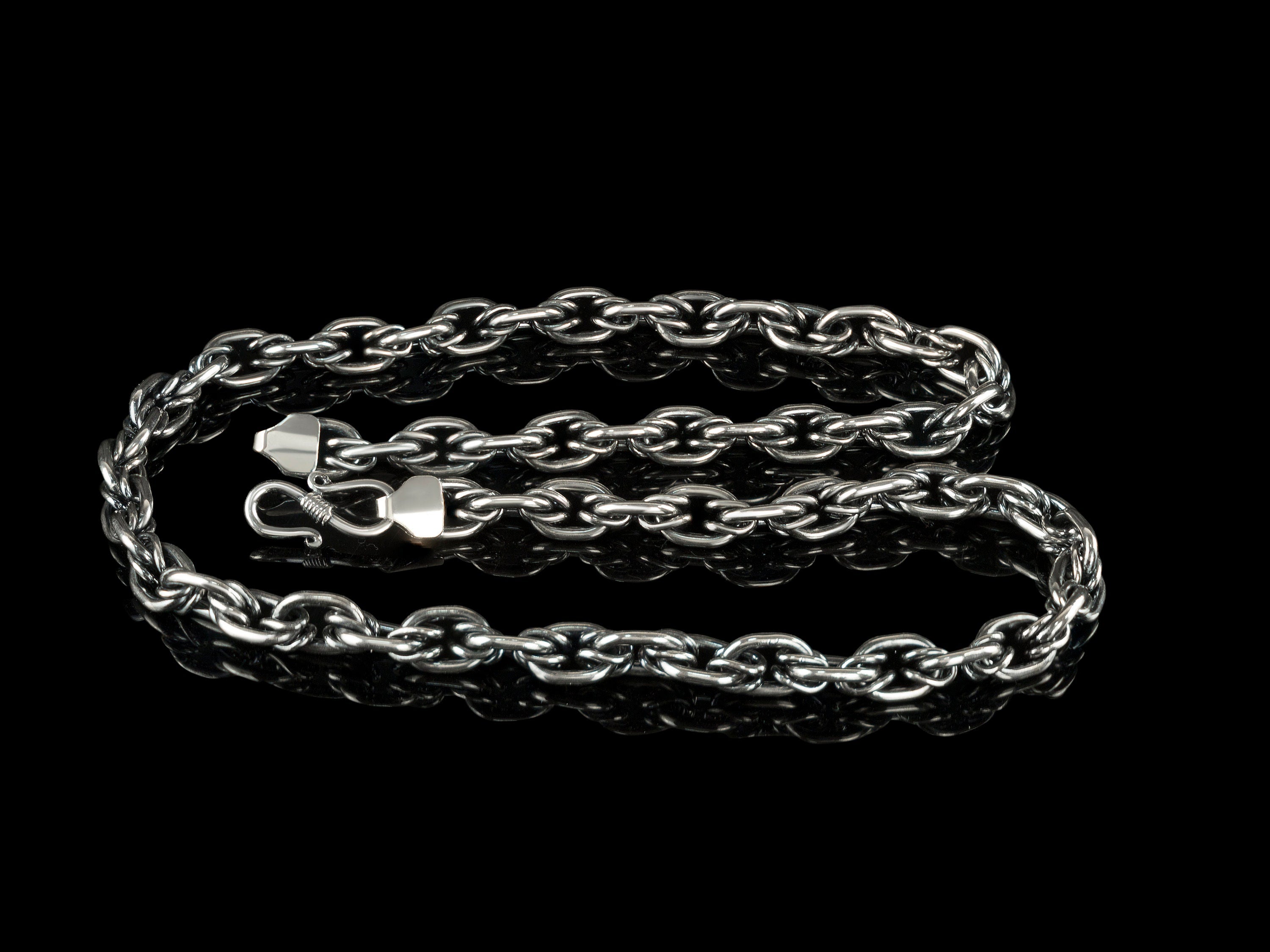 Graf 10 mm sterling silver biker chain, laid out