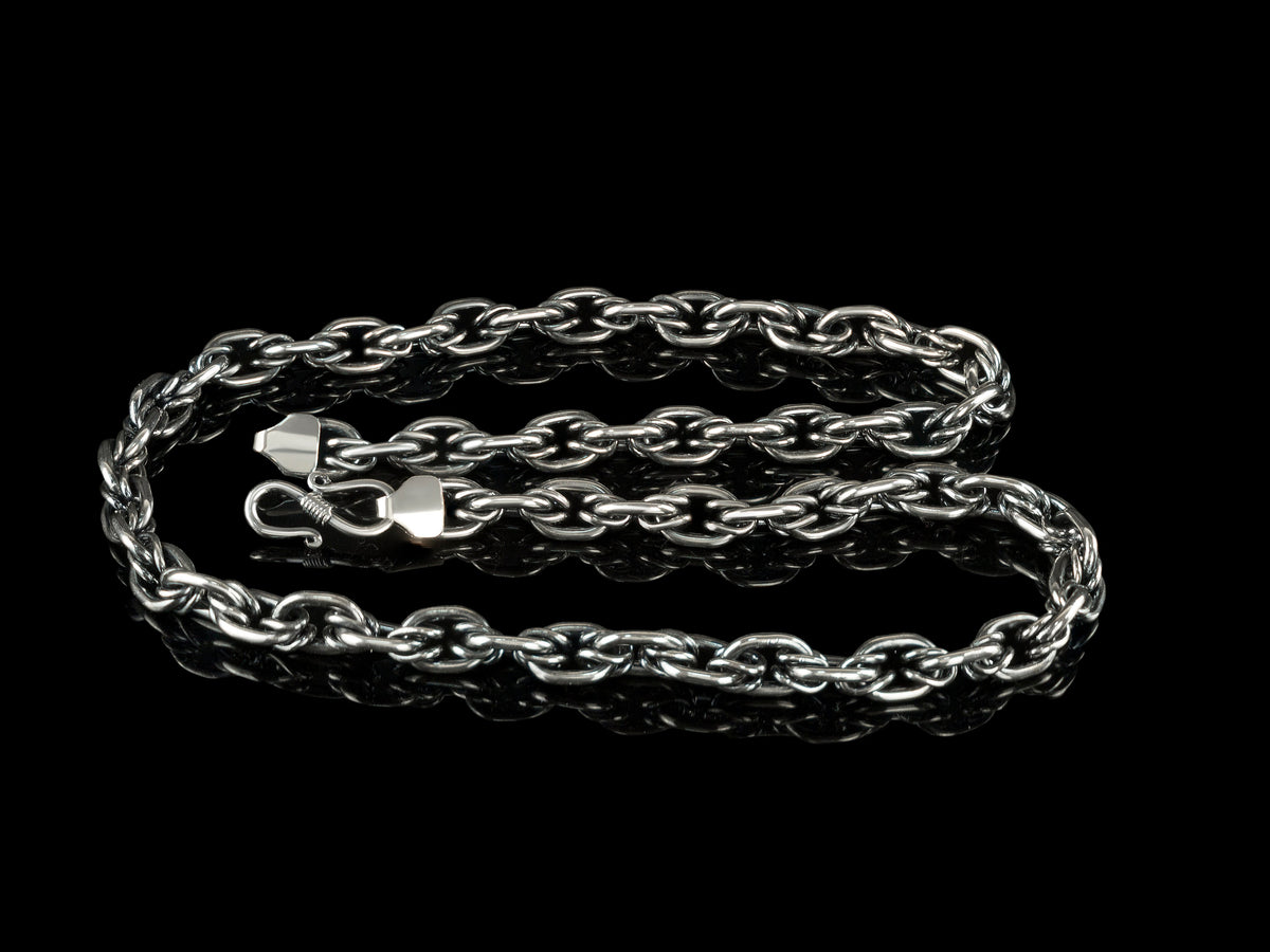 Graf 10 mm sterling silver biker chain, laid out