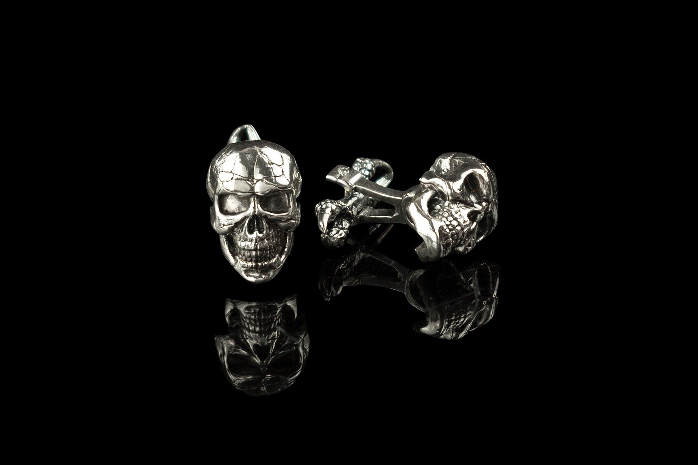 Back view of Edward 925 sterling silver skull cufflinks showing the cufflink fastening mechanism