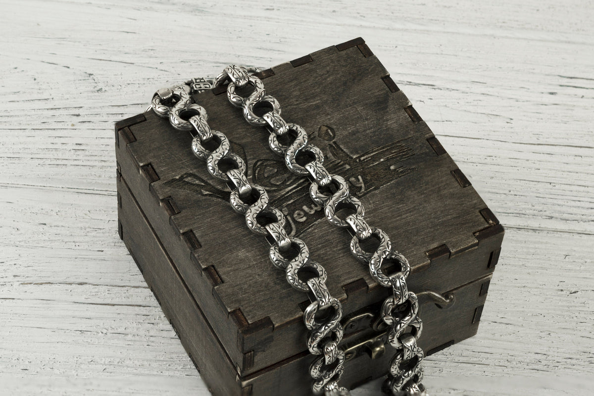 Infinity heavy 925 sterling silver chain with large decorative links, approximately 190 grams