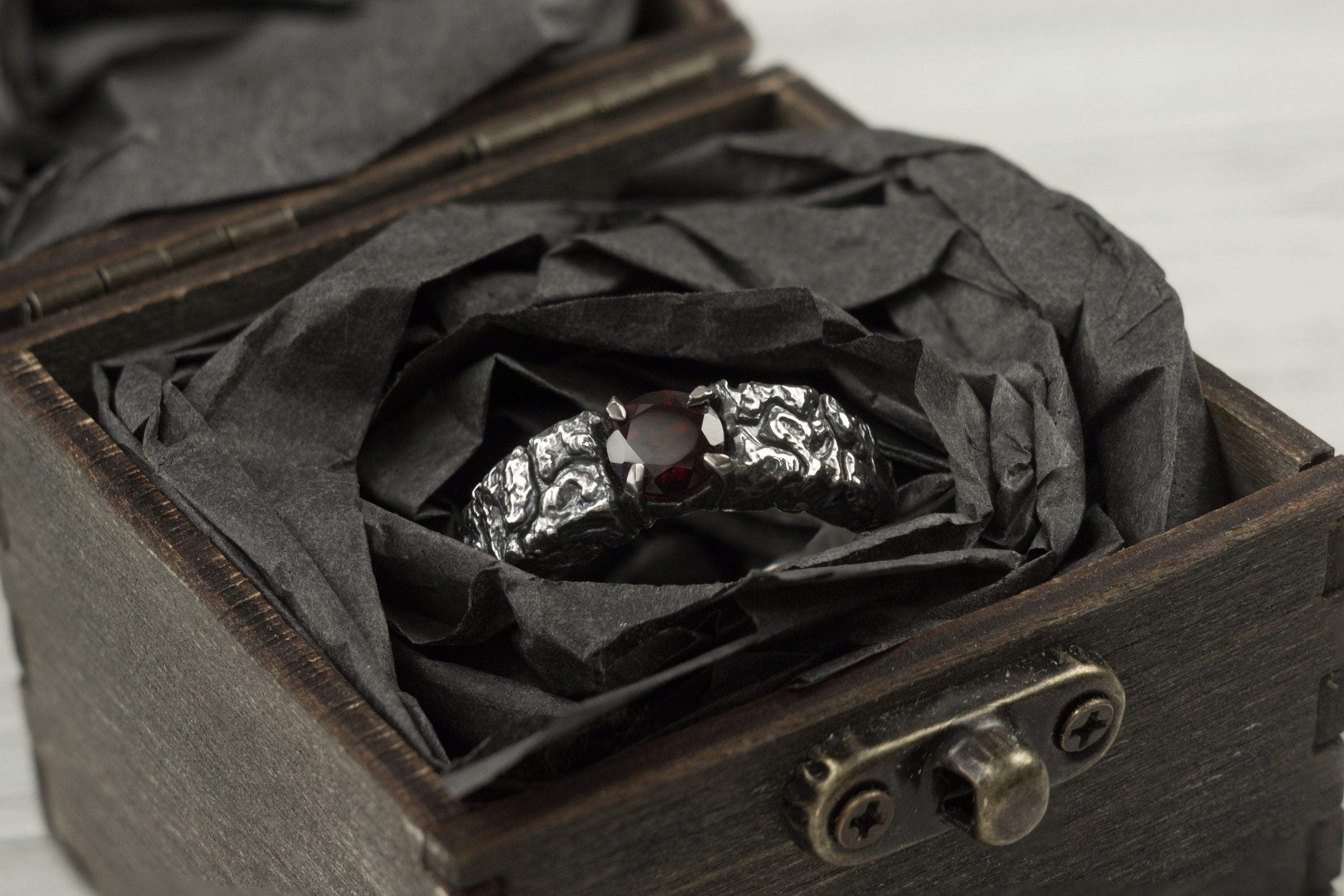 MONS IGNEUS 925 sterling silver ring with natural deep red garnet and rugged volcanic rock-inspired texture