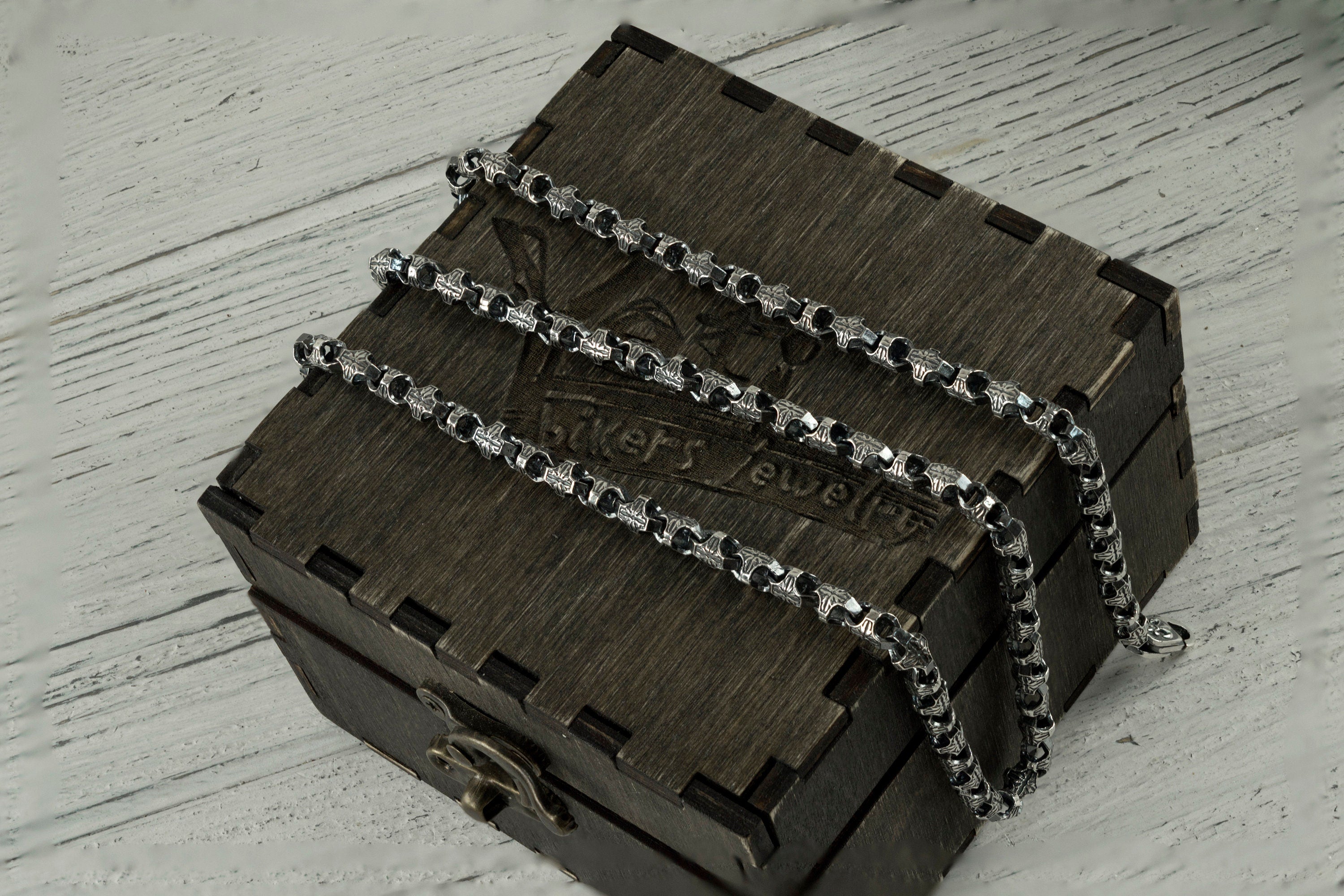 Protezy chain necklace by Yeti Jewelry in 925 sterling silver, featuring intricate repeating links and a detailed gothic-inspired design