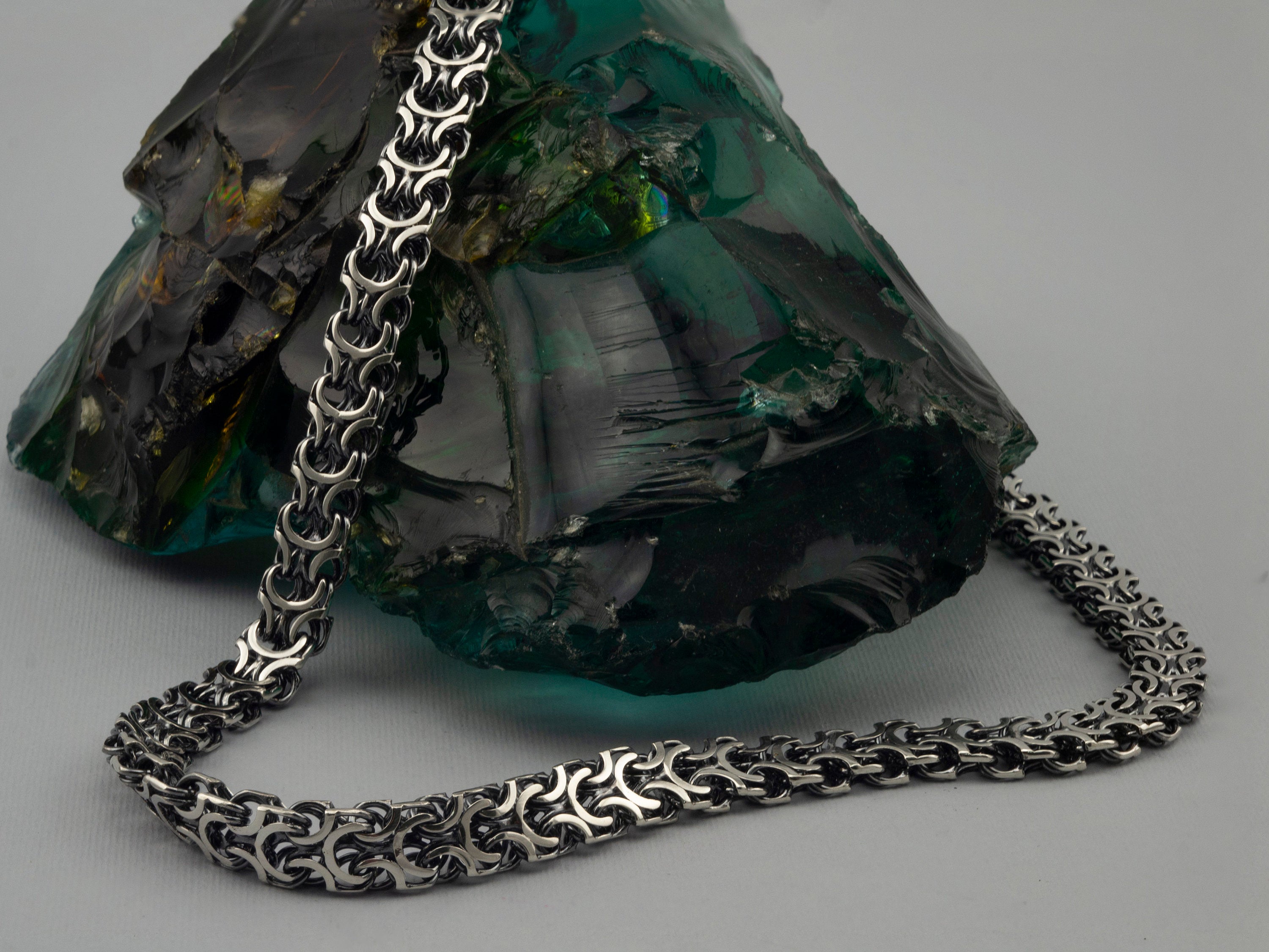 Kardinal handwoven sterling silver chain, full length view