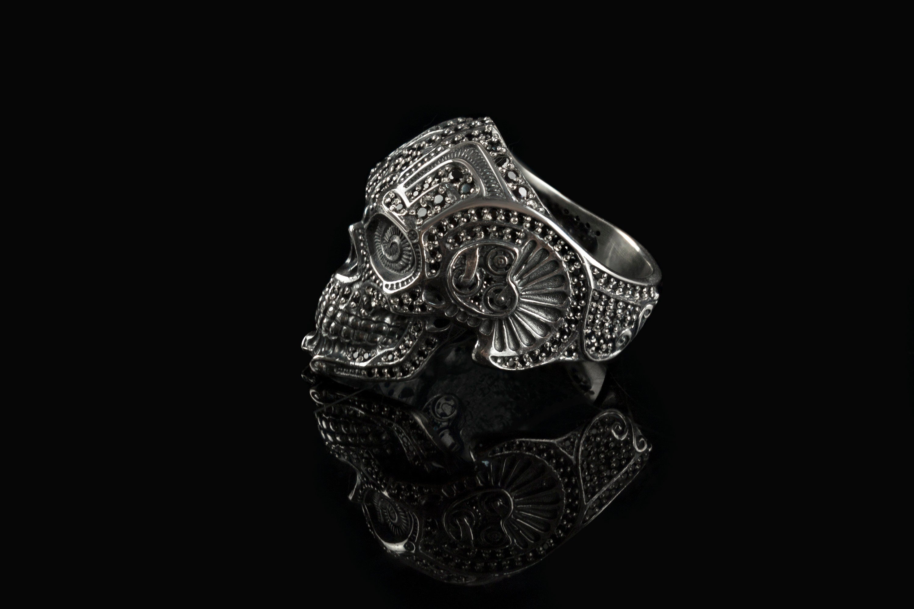Mexican black stone skull ring, other side profile