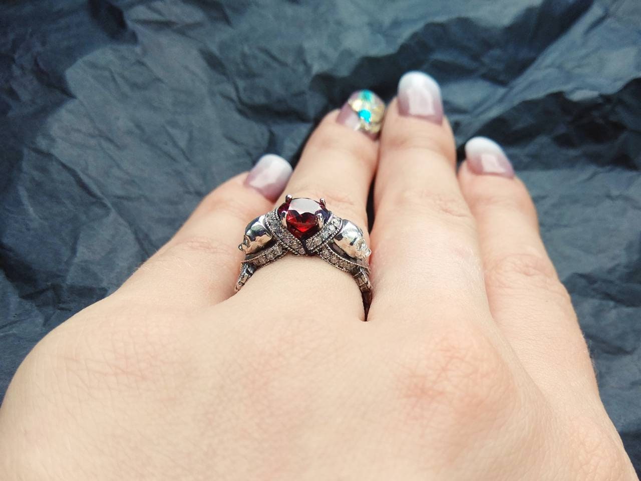 Women skull ring Adjustable skull ring Adjustable Feather ring Red gemstones Red zirconium