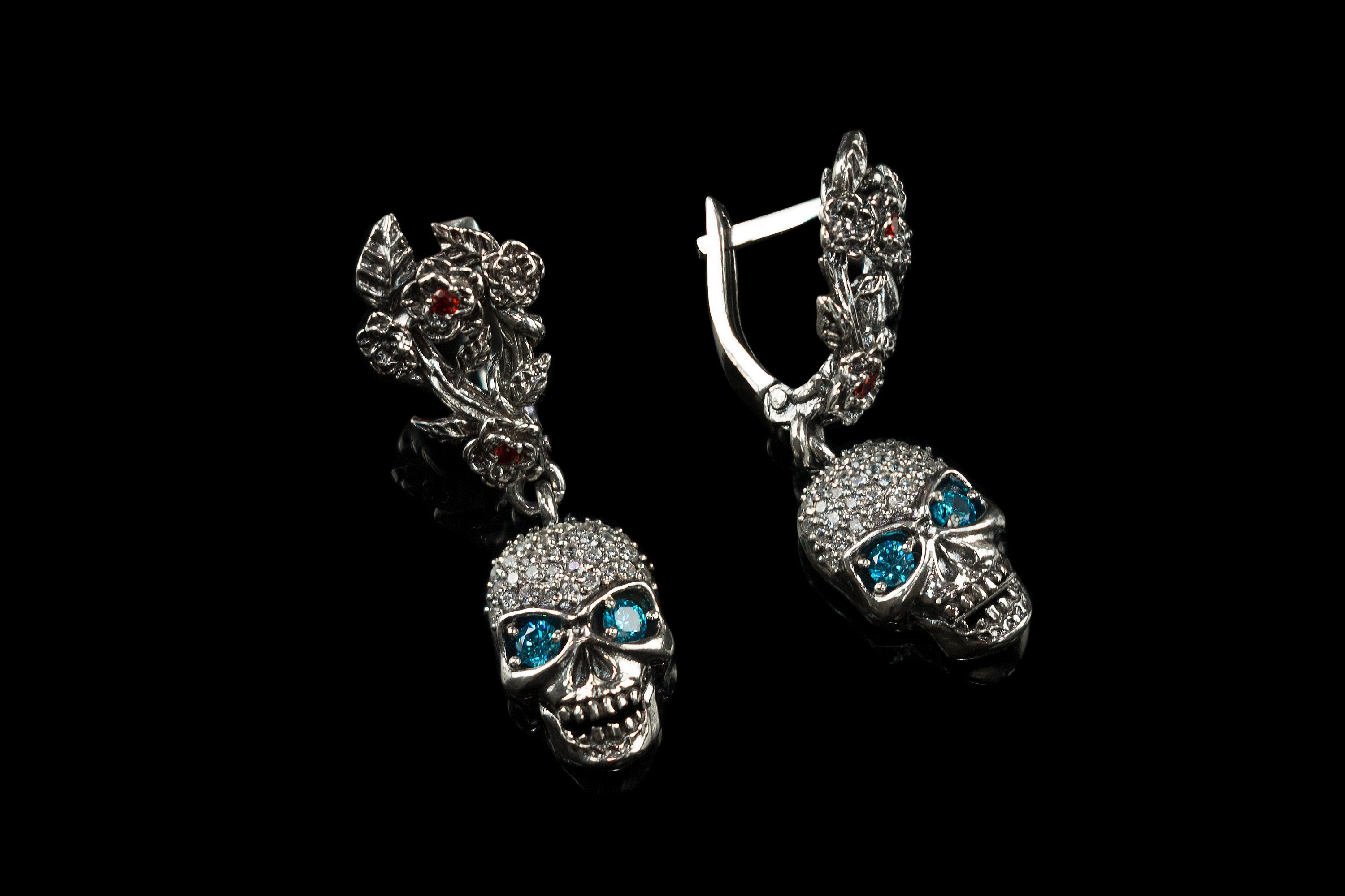 Silver skull earrings Skull jewelry Brutal jewelry Gothic jewelry Santa Muerte earrings  Women skull earring