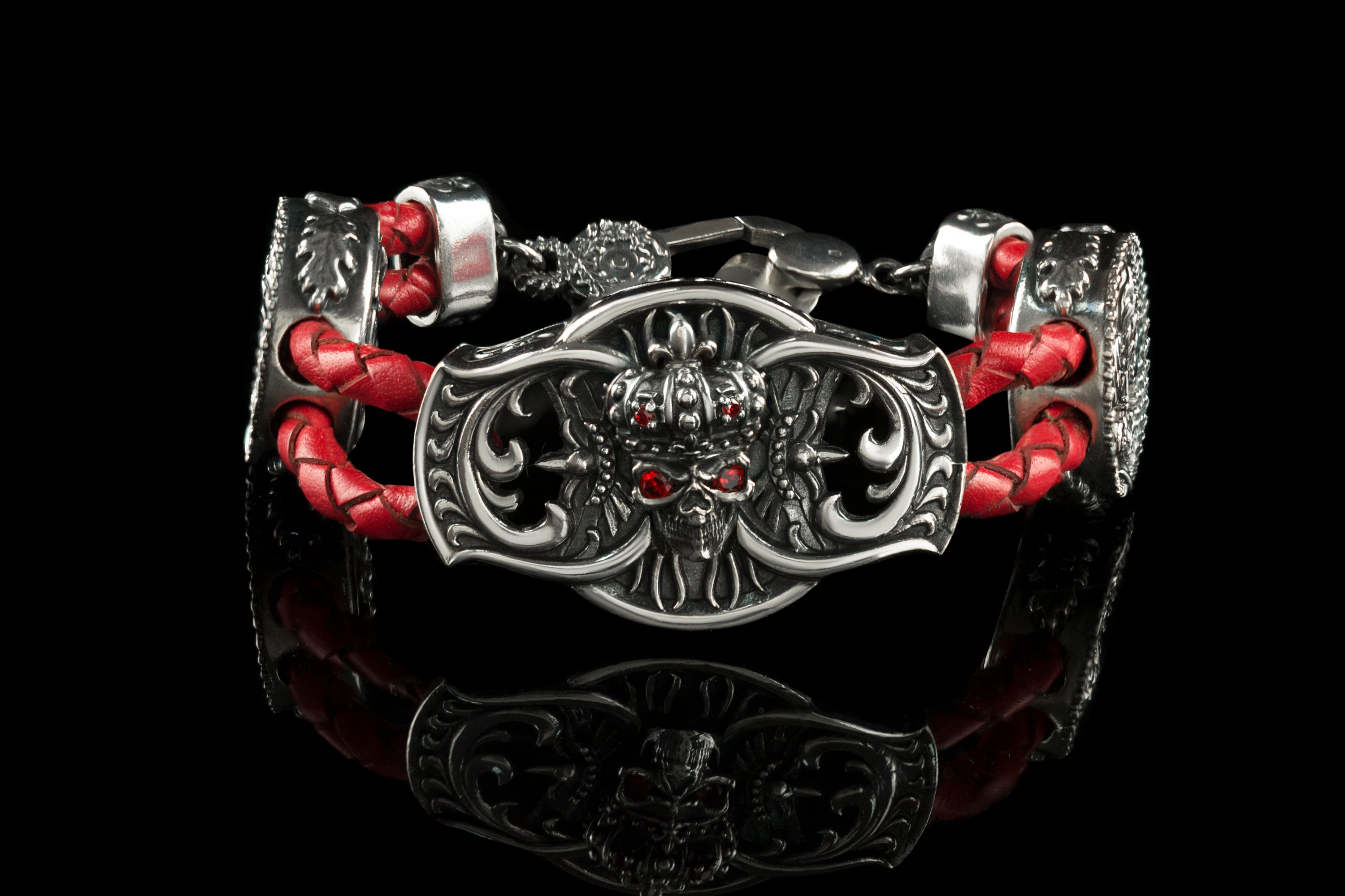 Men's skull bracelet Silver leather skull bracelet Brutalist jewellery Skull jewelru