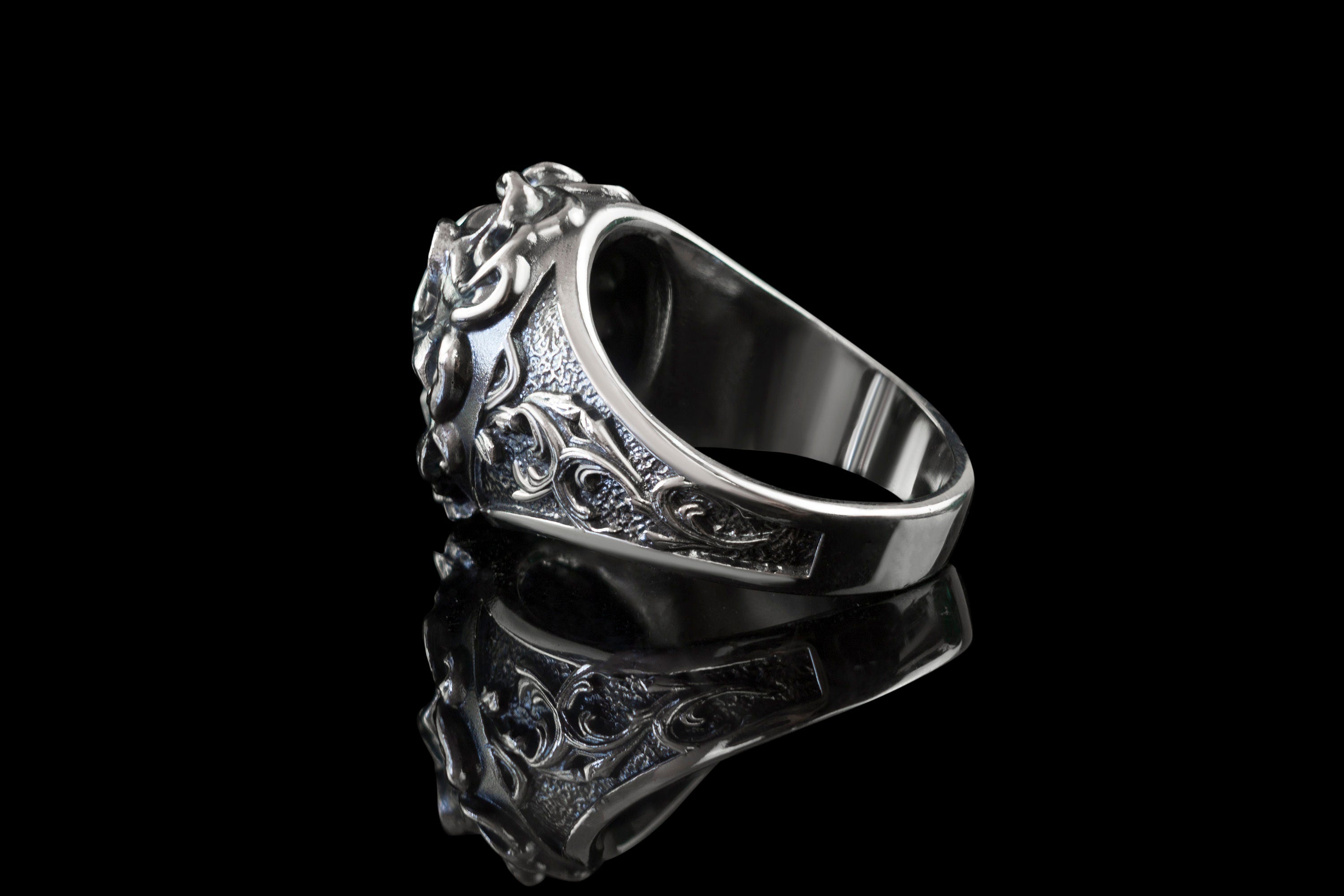 Silver skull ring Biker ring  Tentacle skull ring Biker ring  14 US size in stock