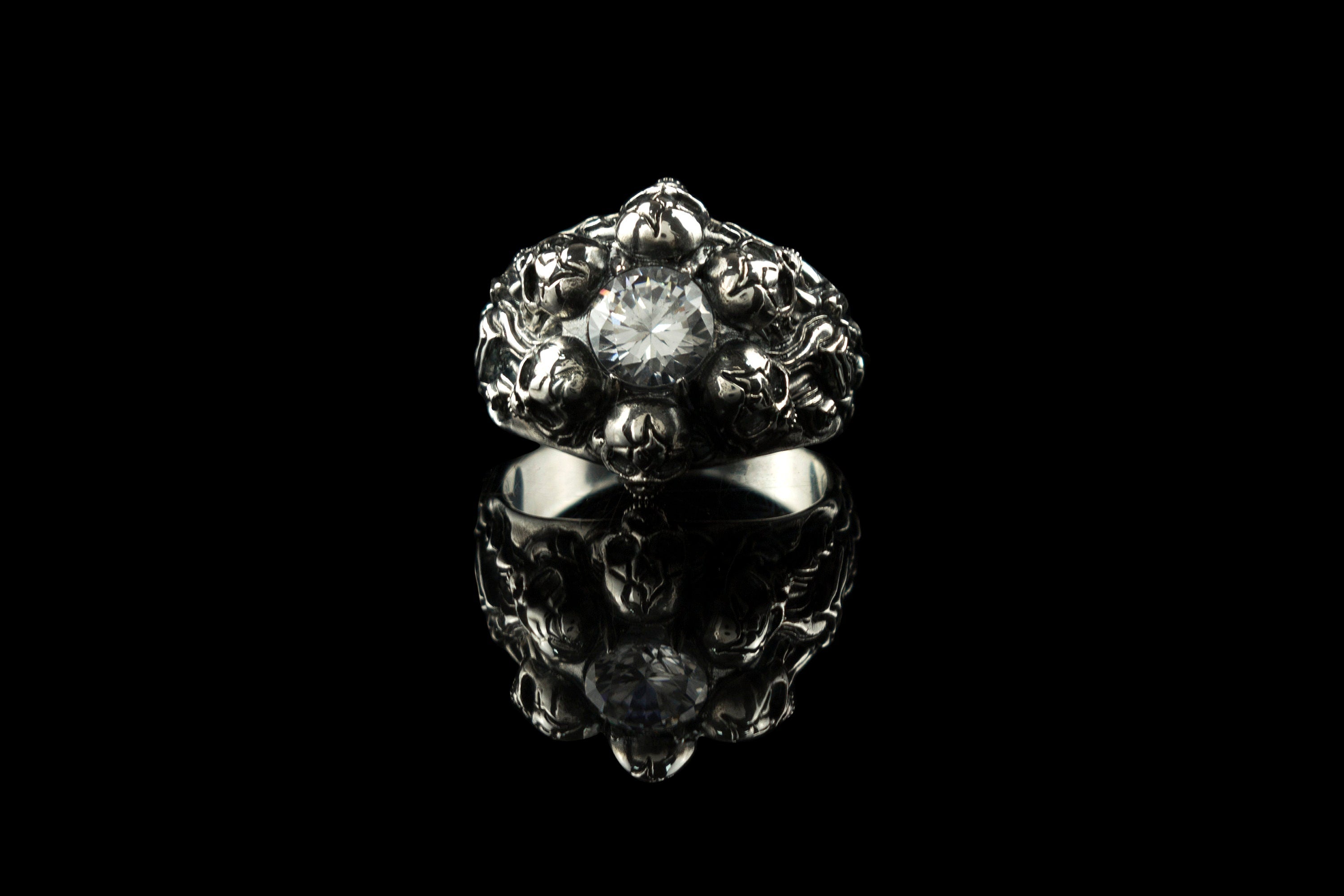 Skull ring Women's skull ring Furious Bonnie Gemstones skull sapphire ring Skull jewelry Biker style