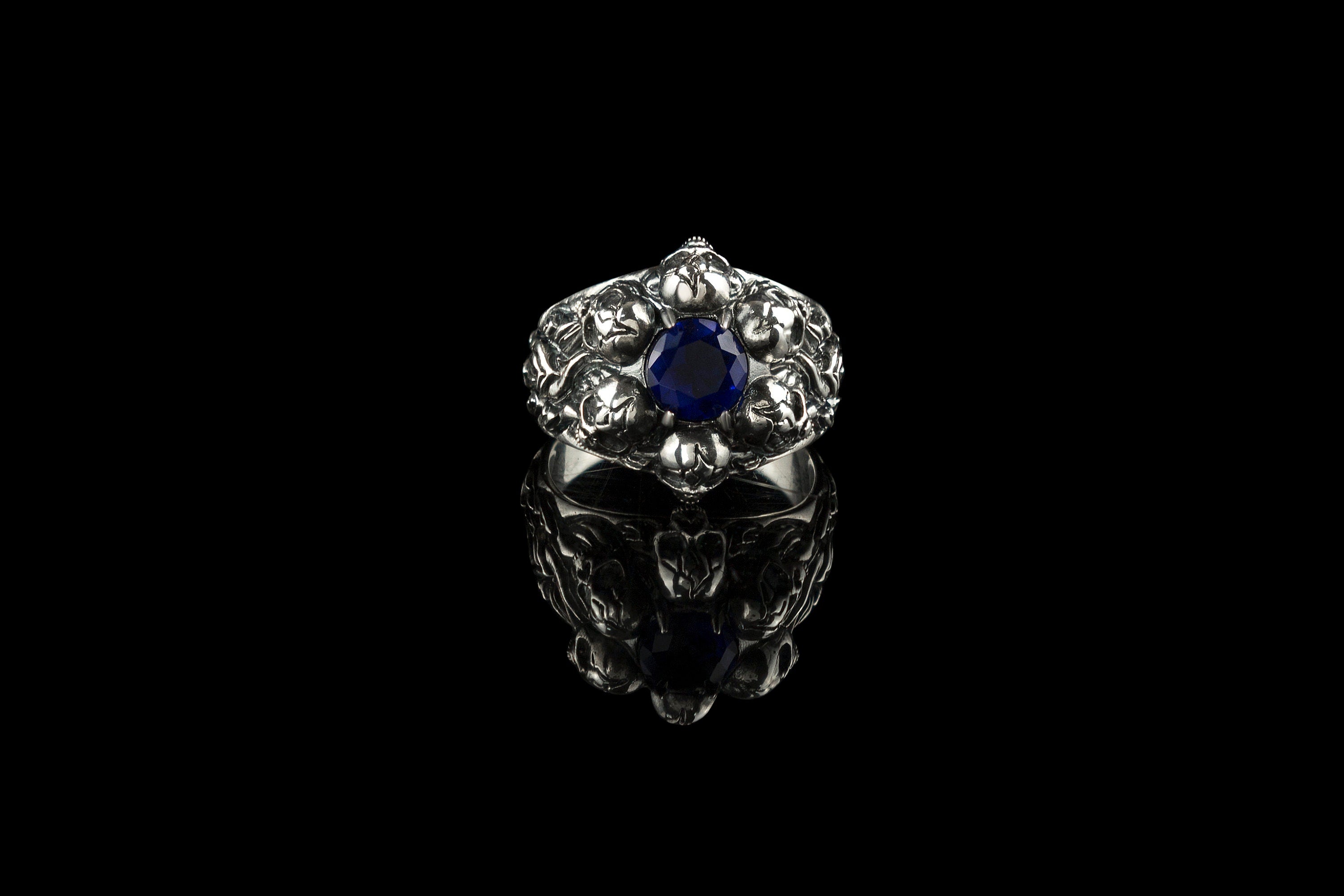 Skull ring Women's skull ring Furious Bonnie Gemstones skull sapphire ring Skull jewelry Biker style