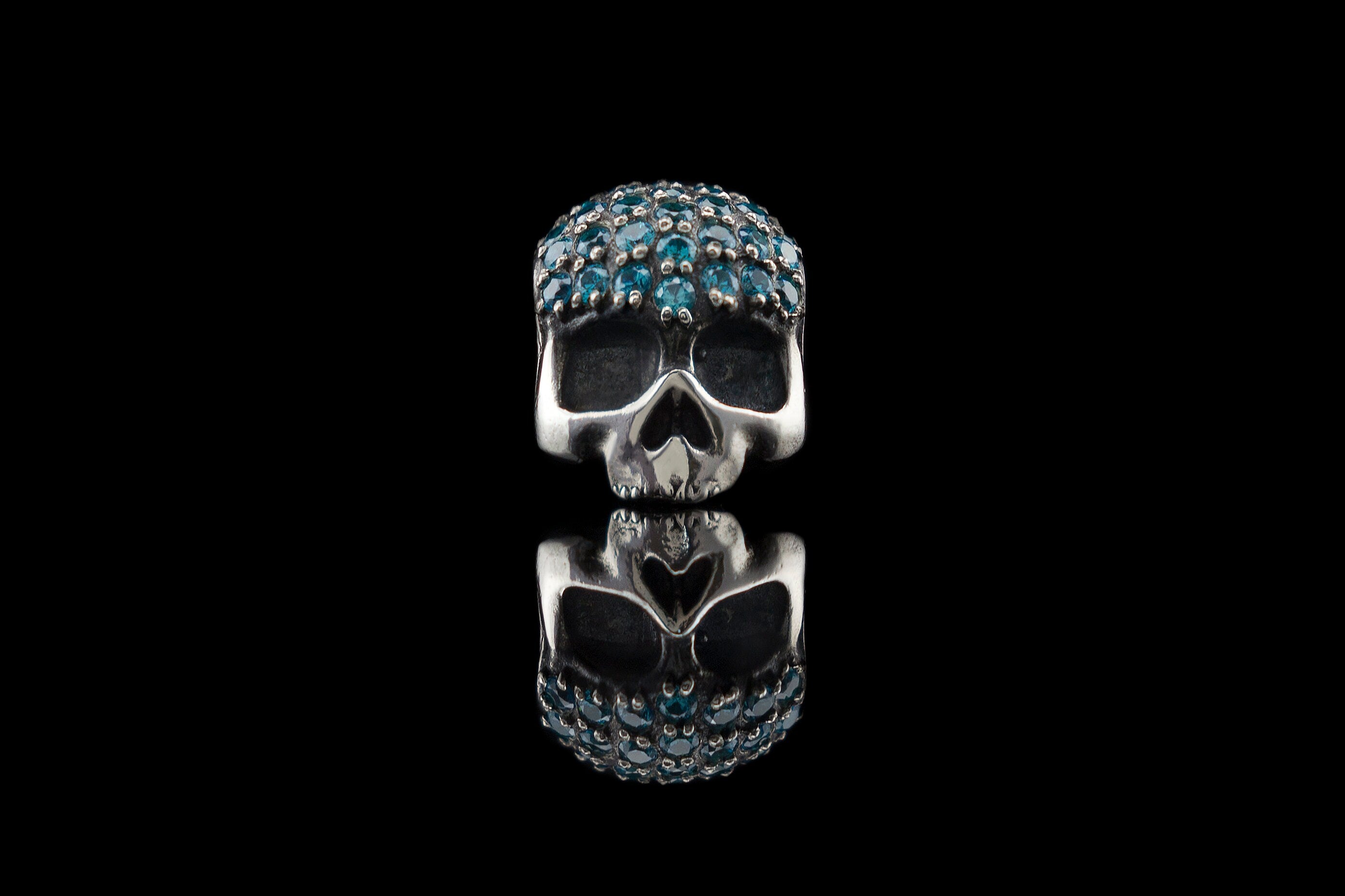 Skull charm Skull bead Silver skull pendant Charm Bead for Bracelet Pendant