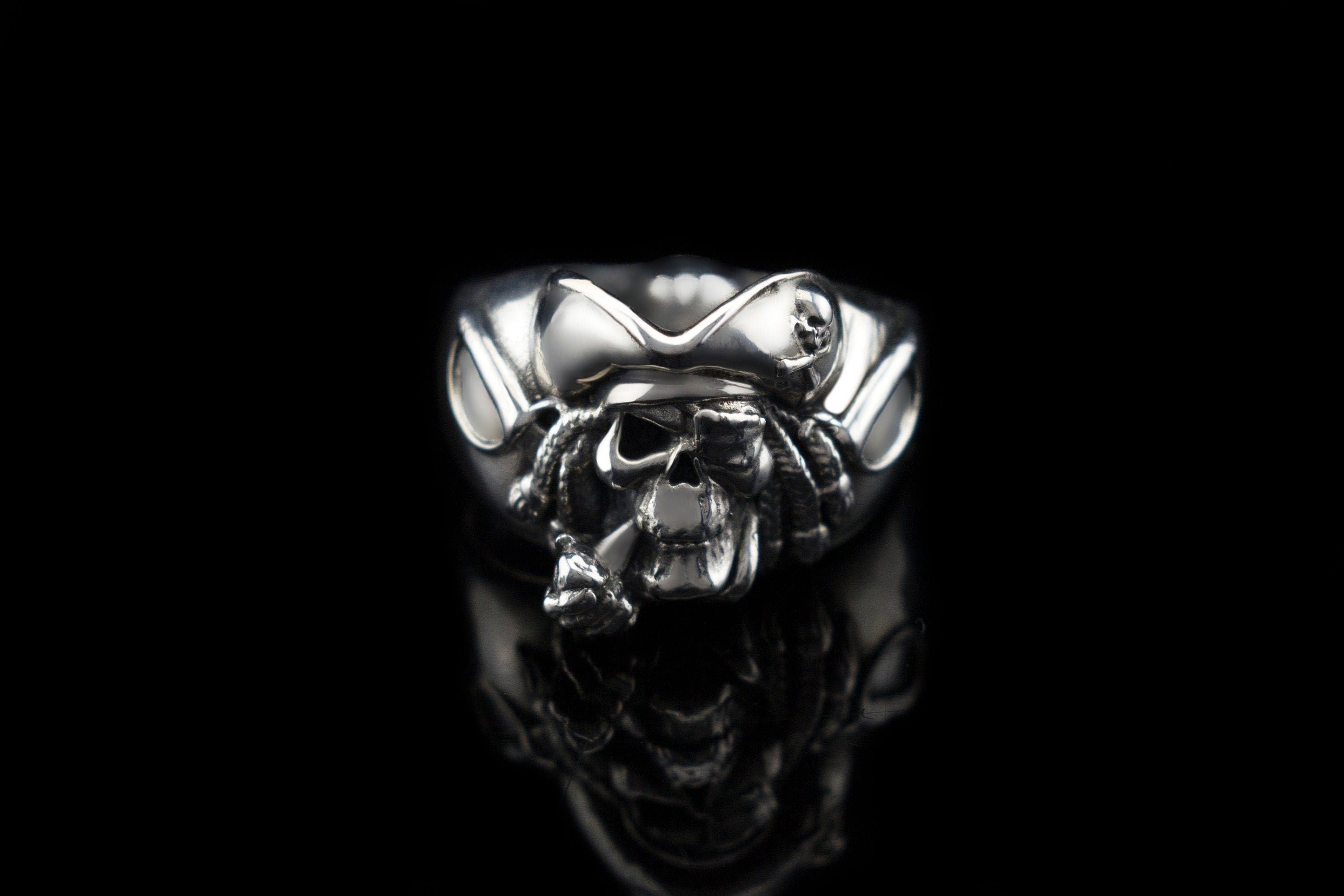 Pirate ring Sailor jewelry Edward Teach Silver skull ring Biker ring