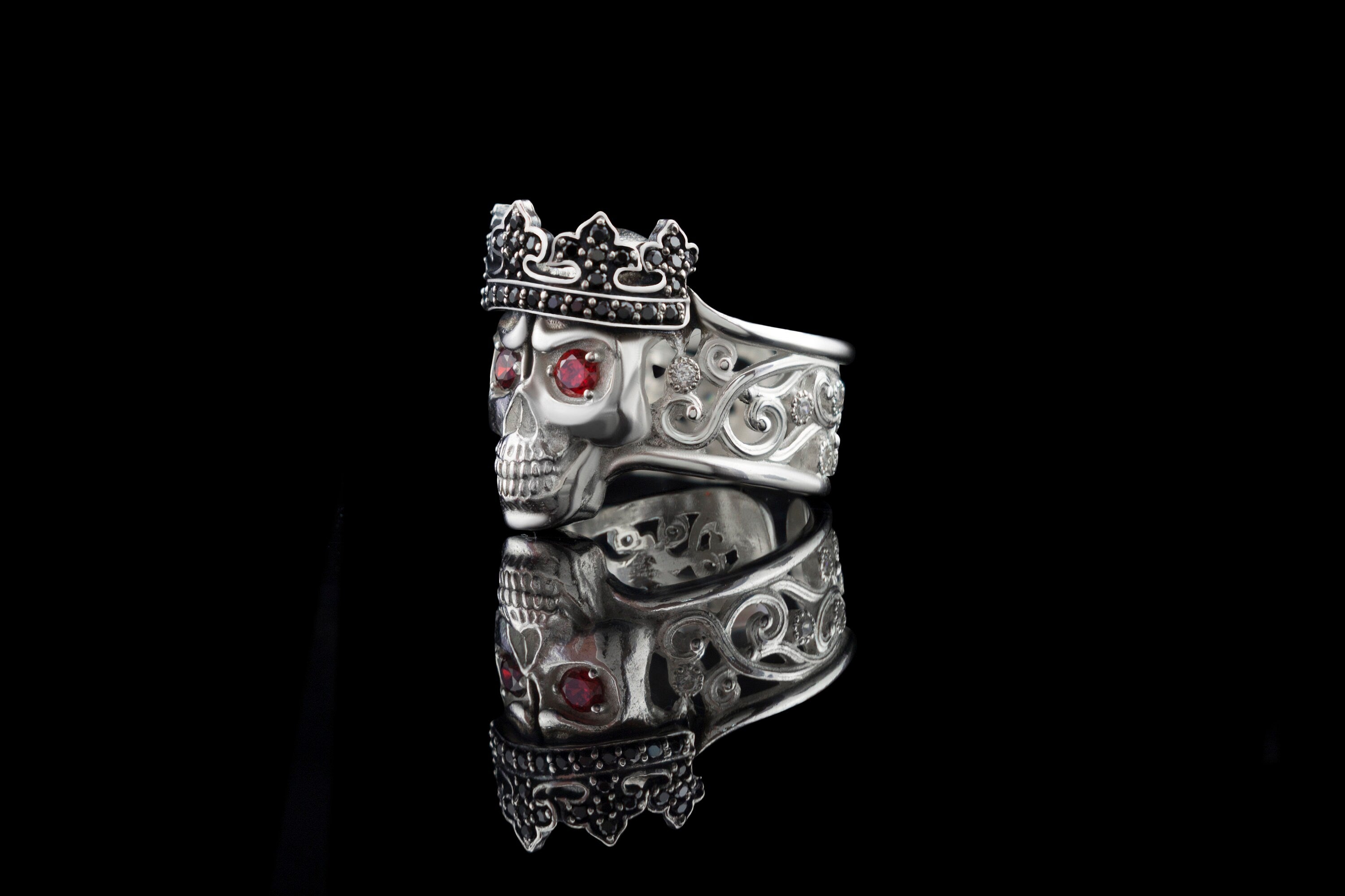 Skull women's ring Santa Muerte Silver skull jewelry Skulls queen