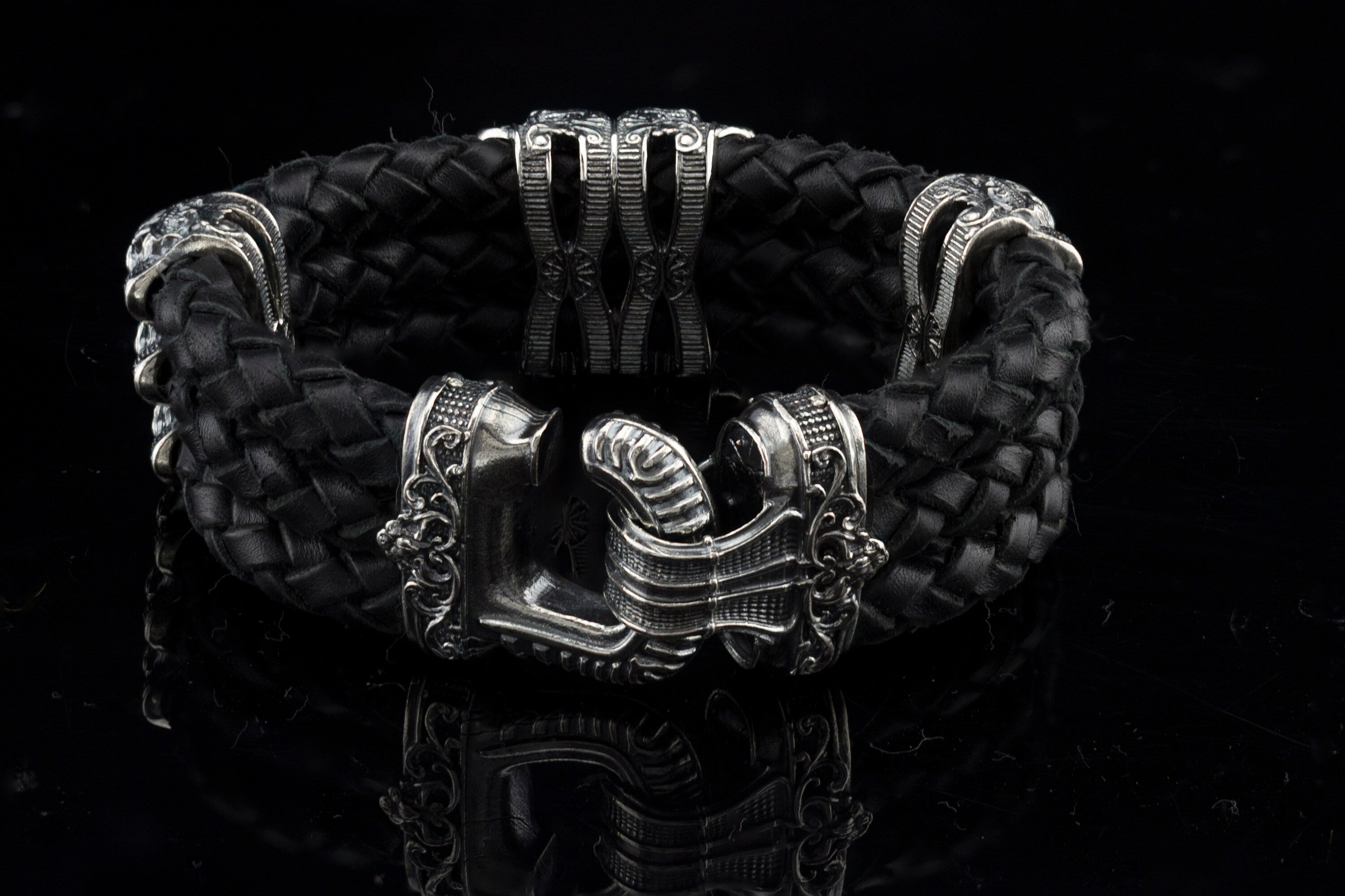 Silver skull bracelet Huge skull bracelet  Skull jewelry Brutal style Silver and leather