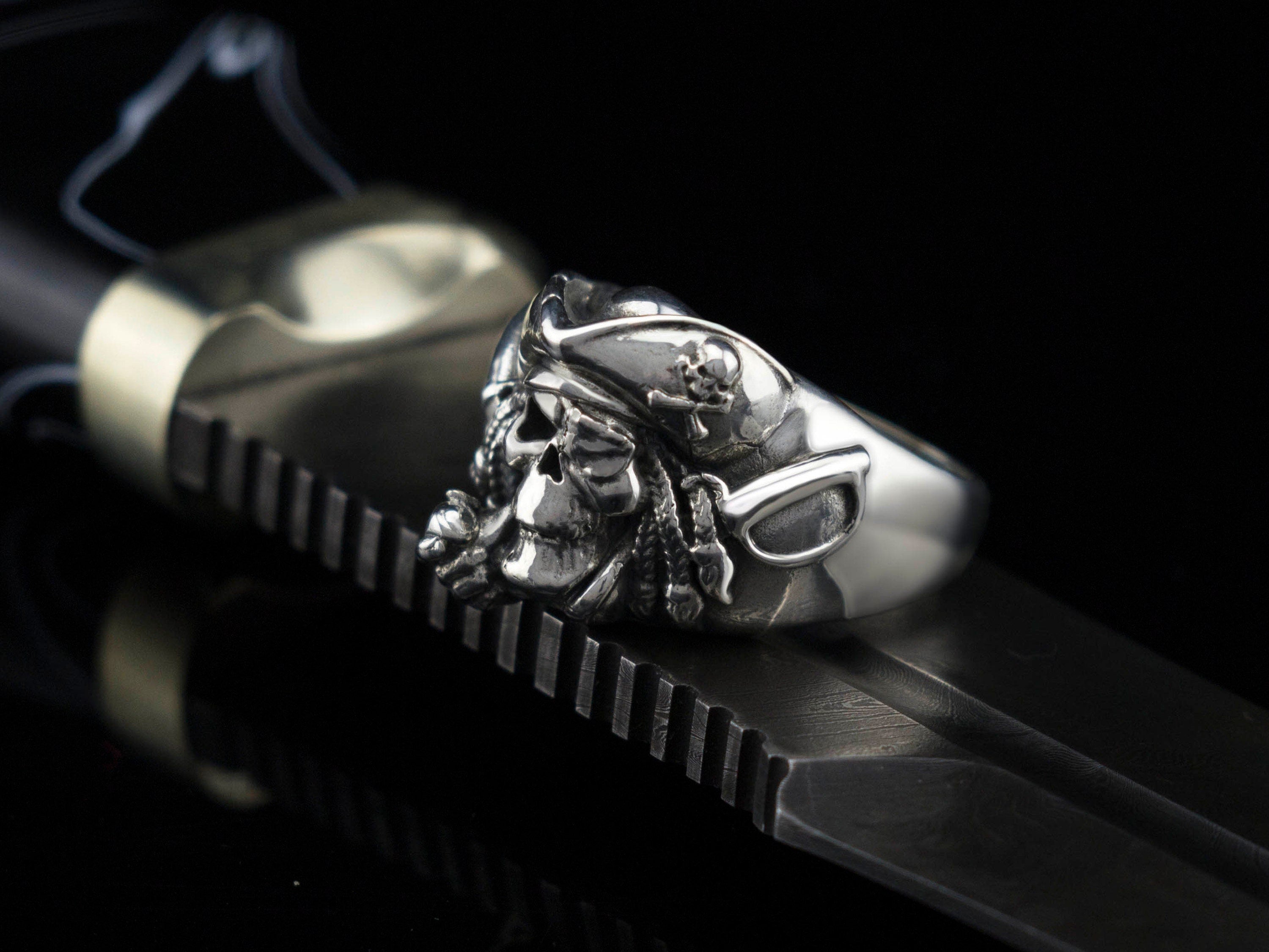 Pirate ring Sailor jewelry Edward Teach Silver skull ring Biker ring