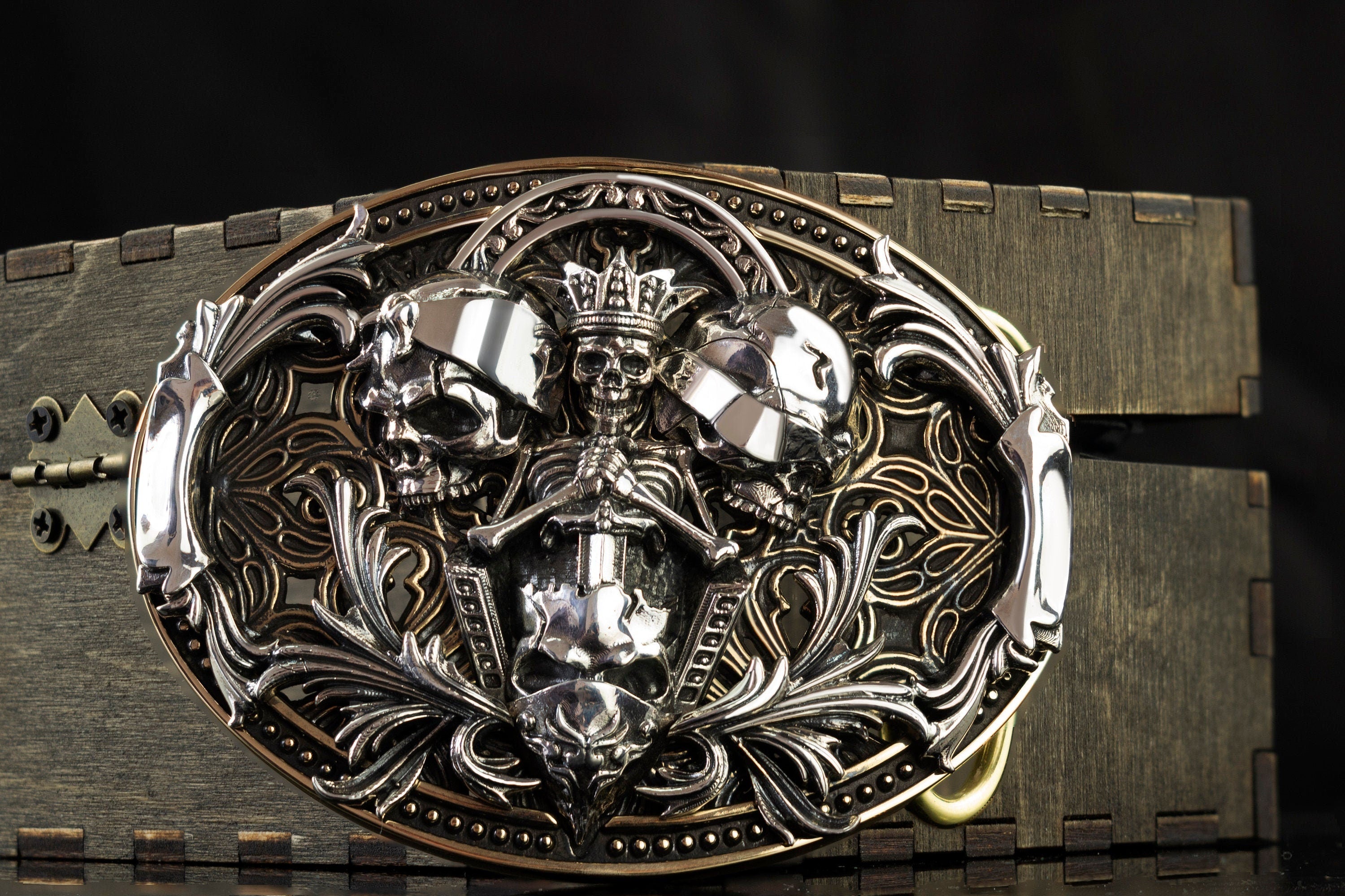 Skull belt buckle Silver buckle See nothing Hear nothing Say nothing