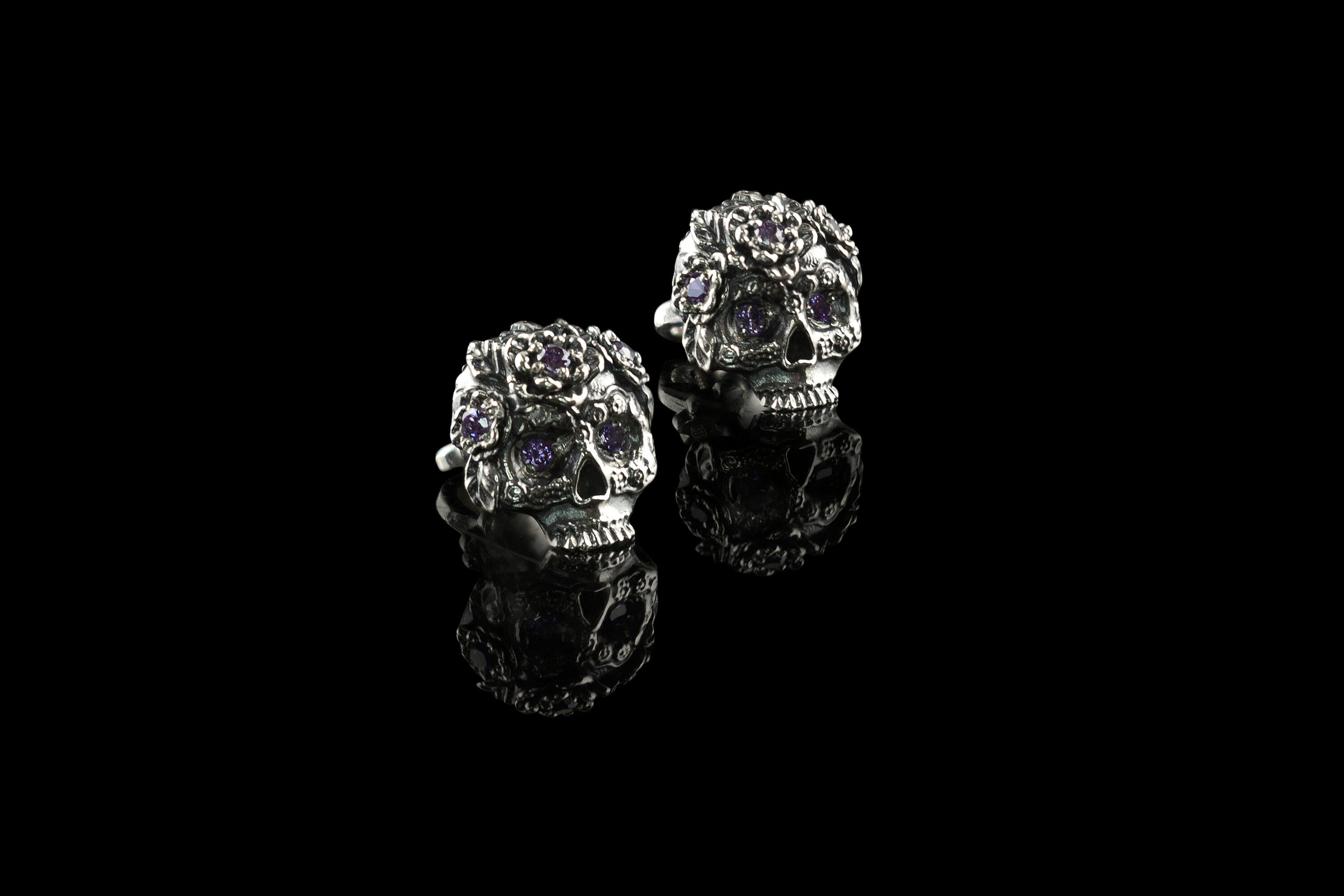 Skull studs Silver skull earrings Screw back studs Frida earrings