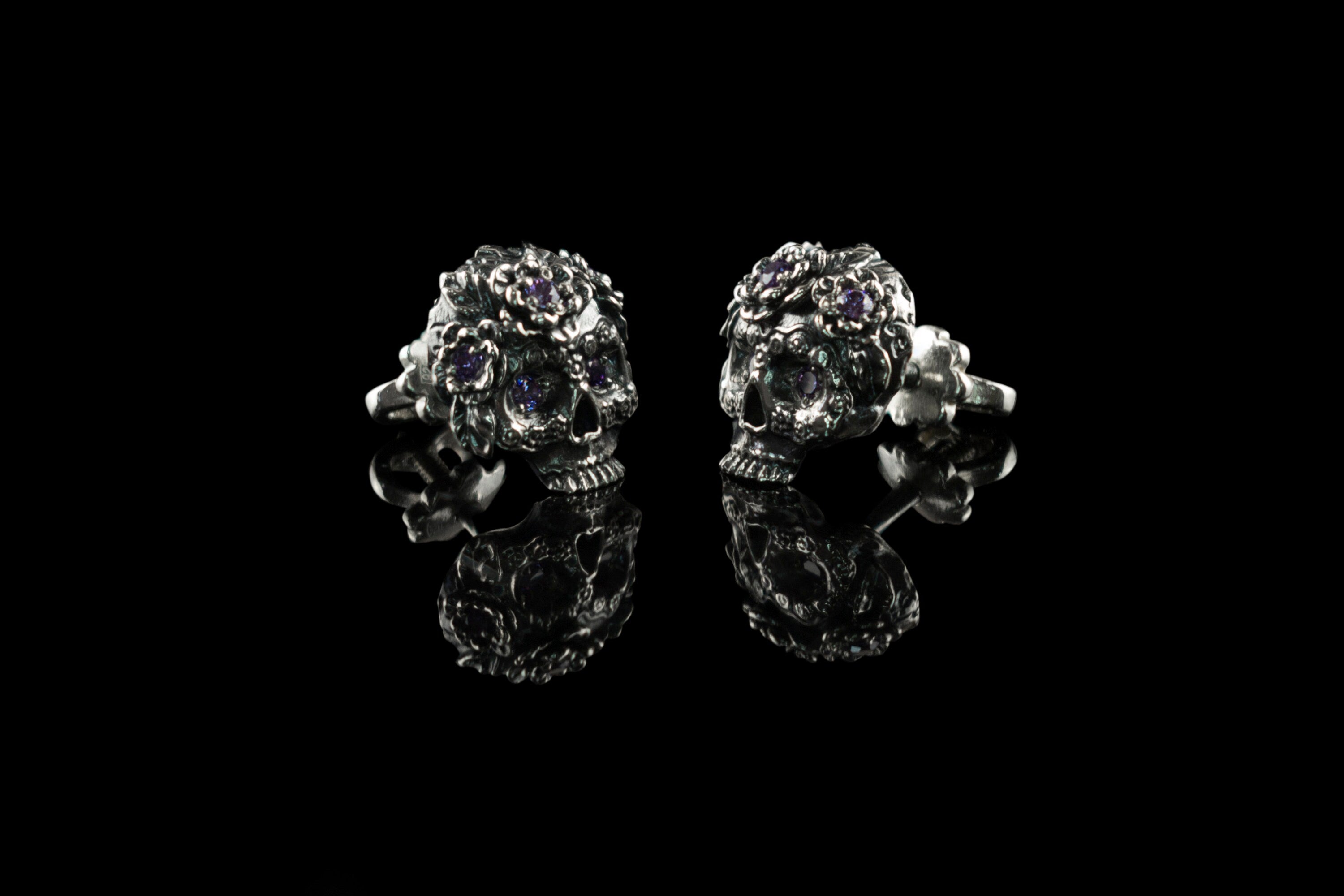 Skull studs Silver skull earrings Screw back studs Frida earrings