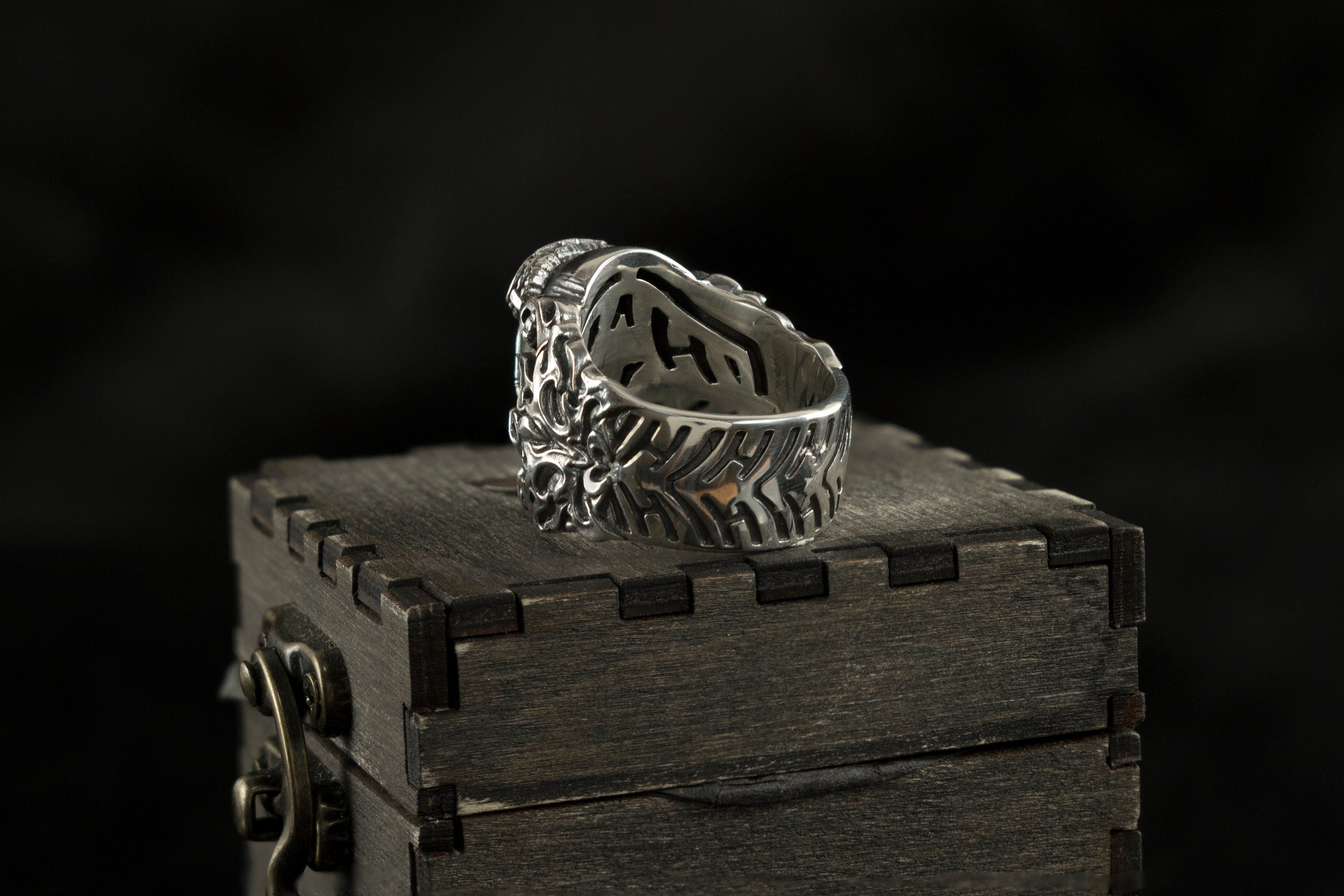 Silver biker ring Rider ring Biker jewelry Heavy ring Gift for bier