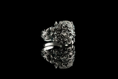 Women's skull ring Adjustable silver skull ring White gemstones Silver skull ring Skull with flowers