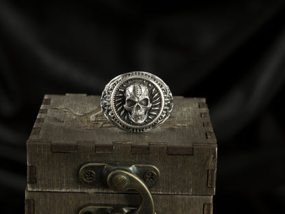Skull ring  Biker jewelry Brutalist silver ring
