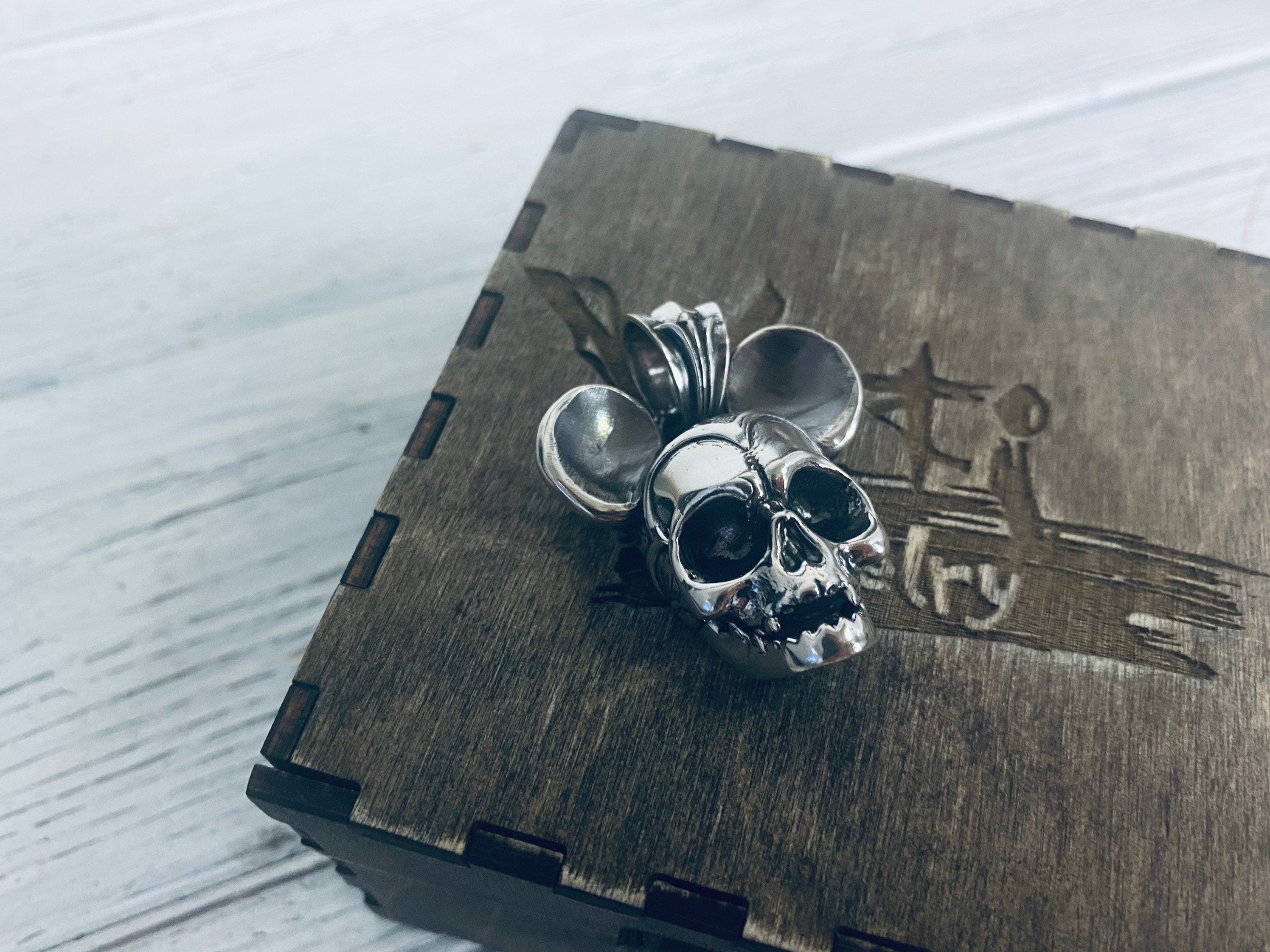 Women skull pendant Silver skull jewelry Mouse pendant