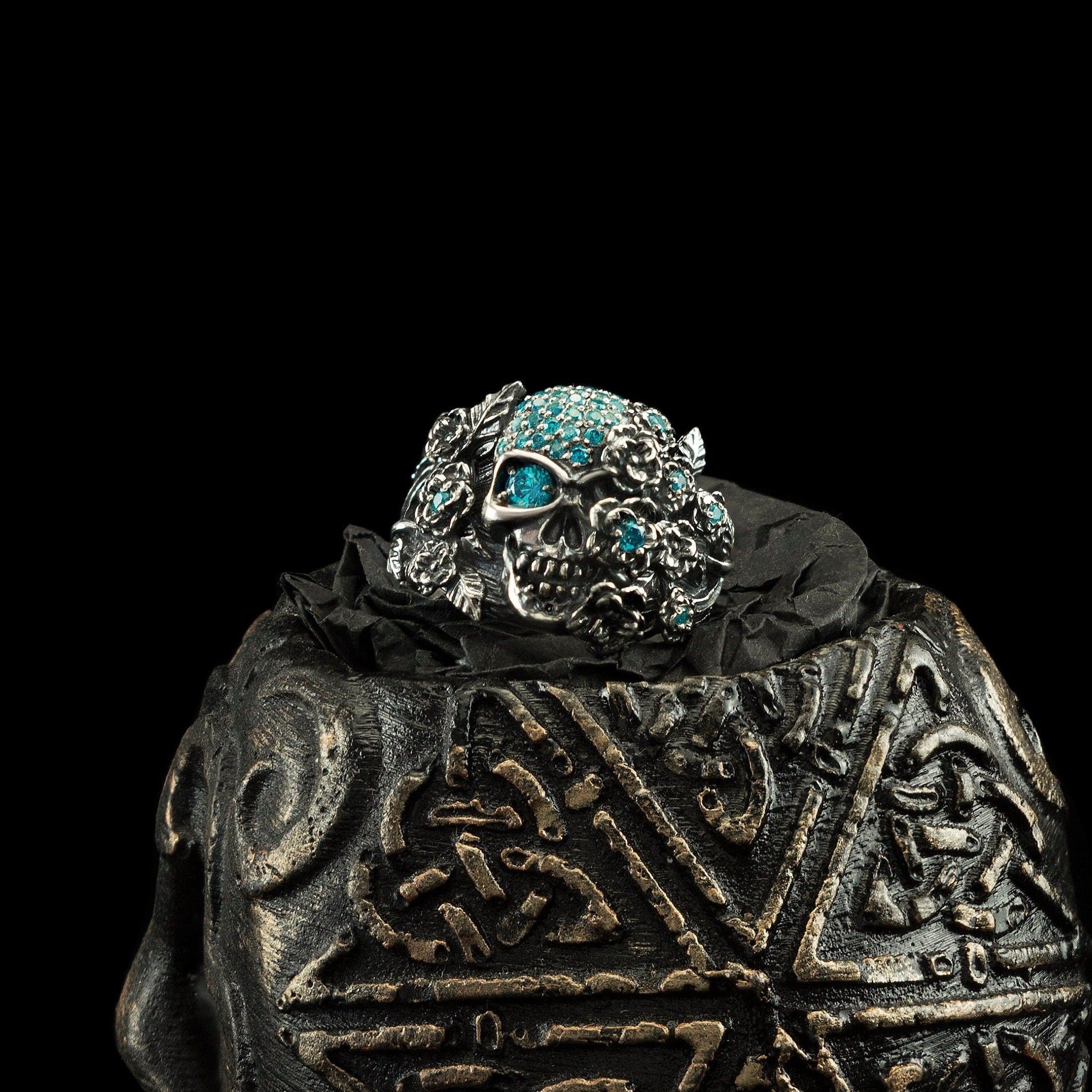 Blue women's skull ring Adjustable silver skull ring Blue gemstones Silver skull ring Skull with flowers