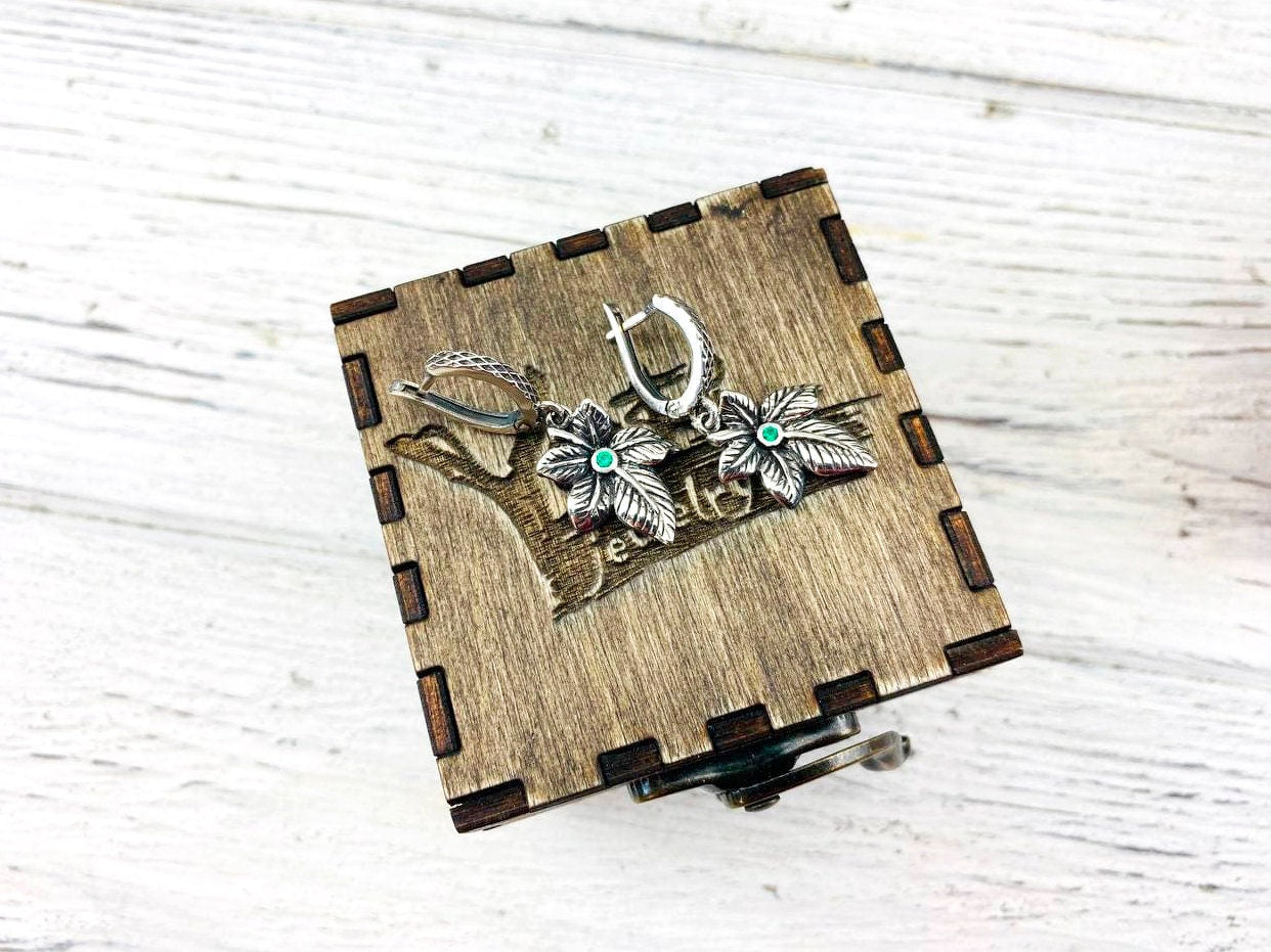 Oxidized sterling silver leaf earrings  Silver leaf leaflet earrings Green earrings Drop silver earrings Silver floral earrings