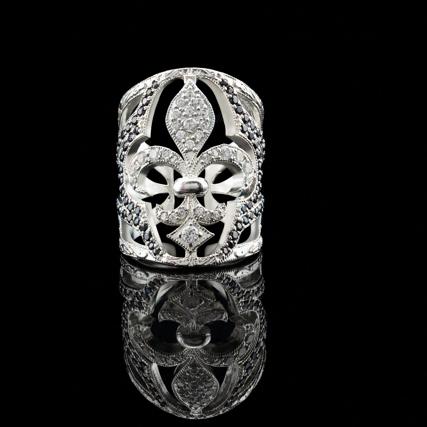 Fleur de Lis women's silver ring French lily ring Heraldic lily