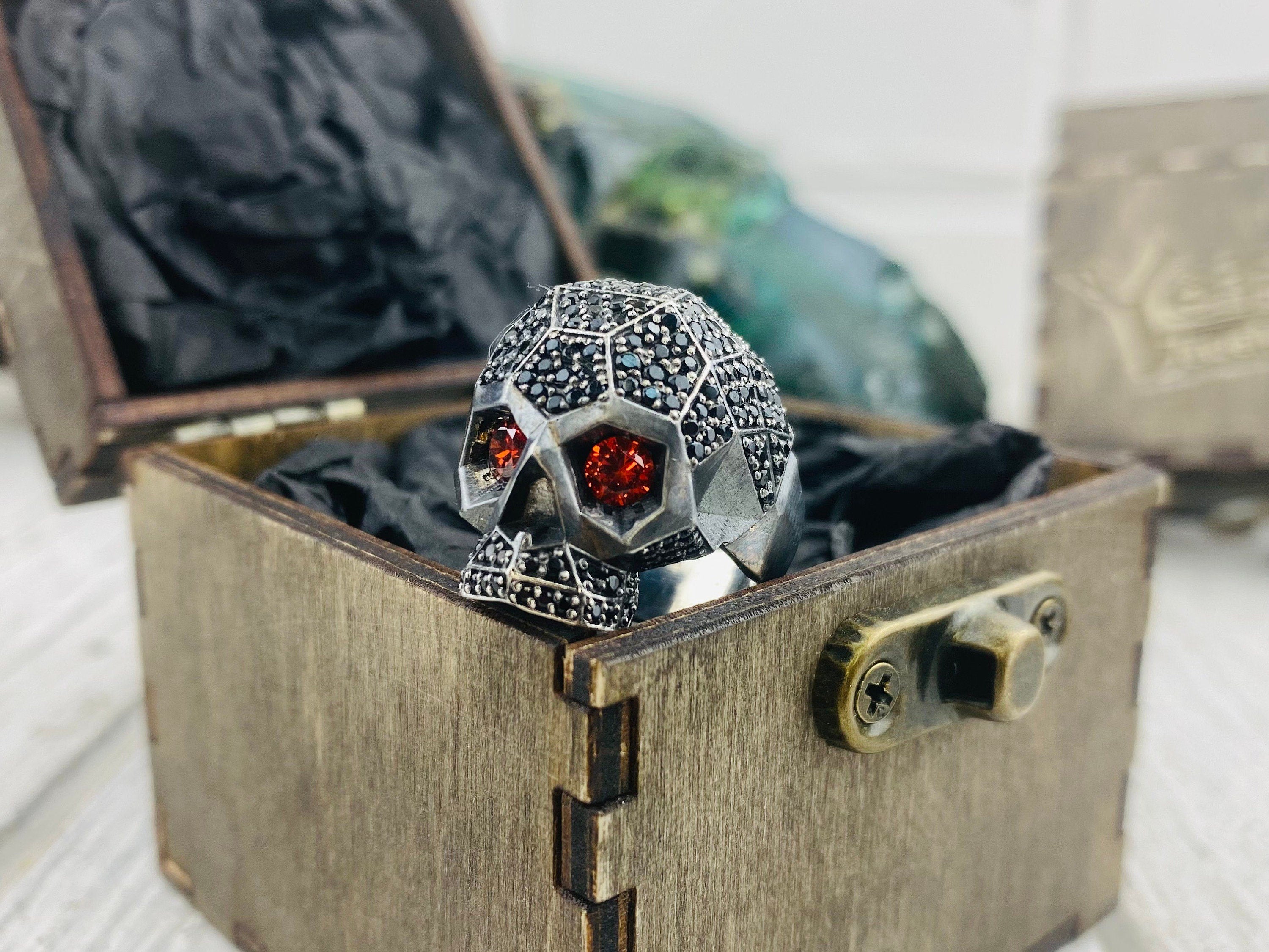 Skull women’s ring Silver skull ring Geometric skull ring Black gemstones ring Gothic jewelry