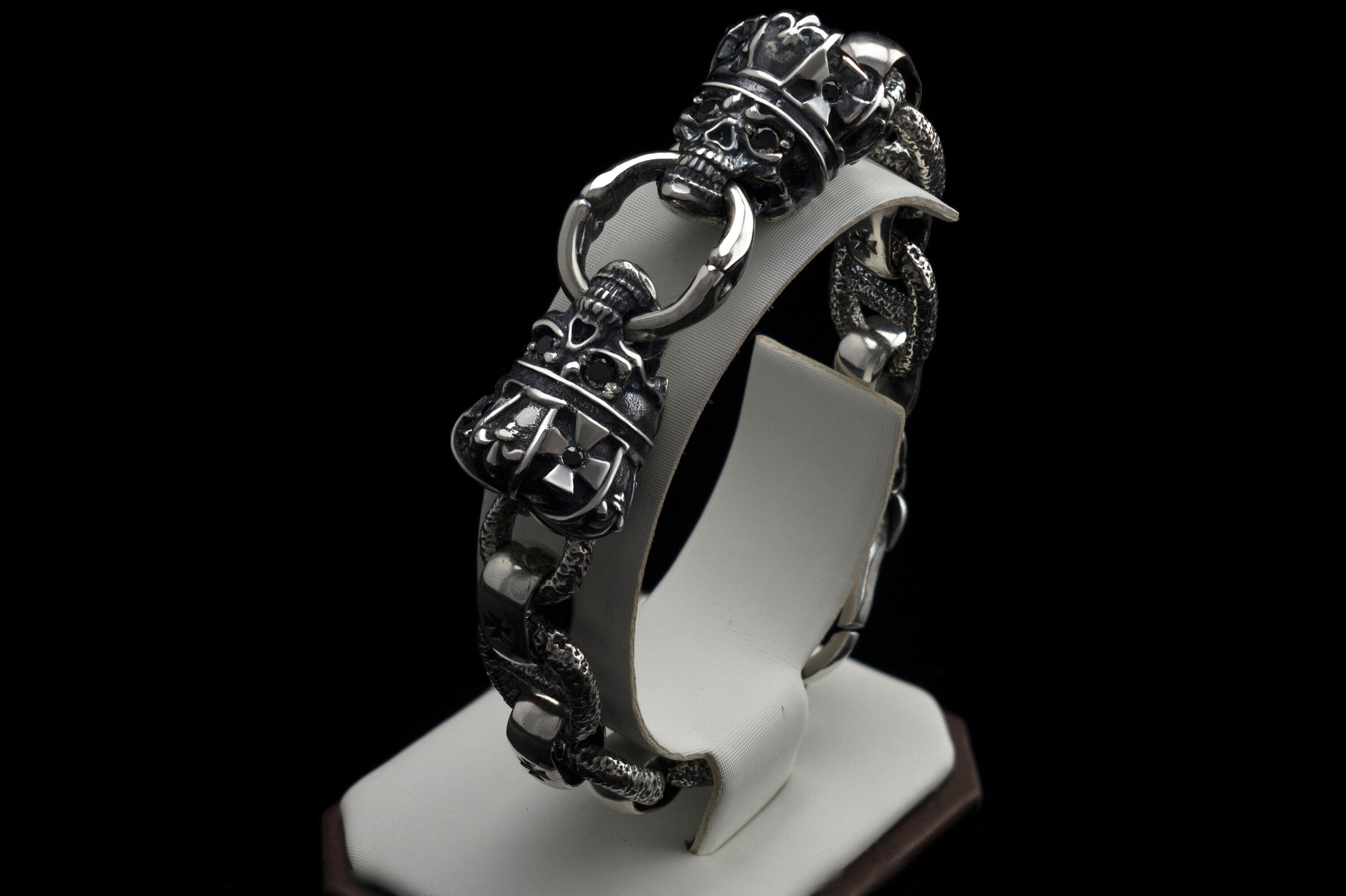 Silver skull bracelet King skull bracelet Biker jewelry