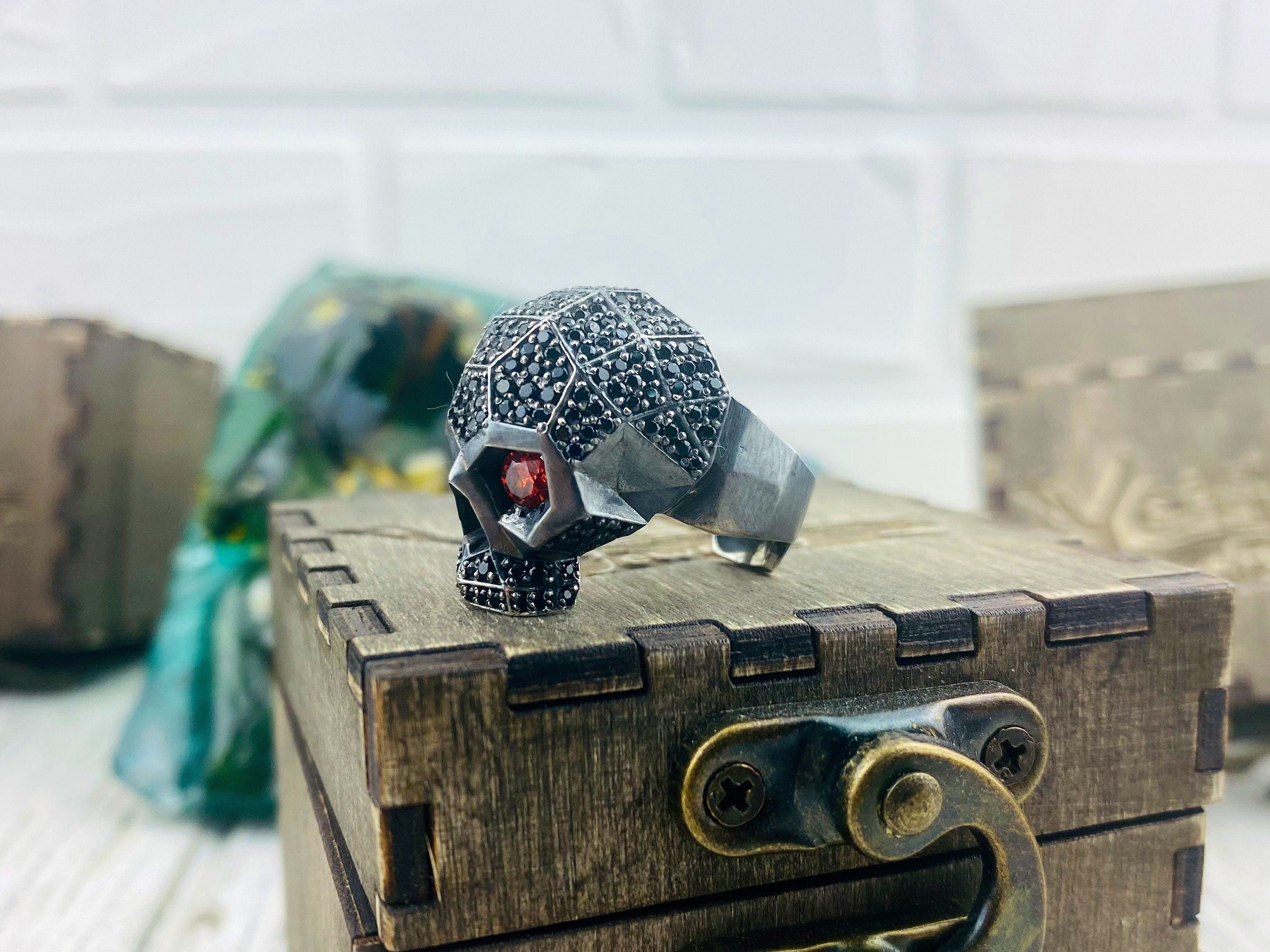 Skull women’s ring Silver skull ring Geometric skull ring Black gemstones ring Gothic jewelry