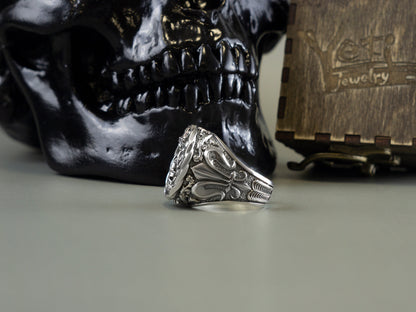 Silver skull ring See nothing Hear nothing Say nothing Huge skulls ring Biker jewelry