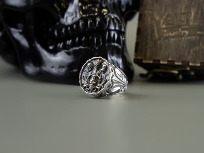 Silver skull ring See nothing Hear nothing Say nothing Huge skulls ring Biker jewelry